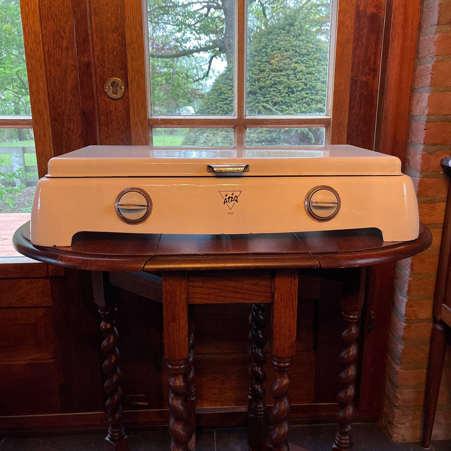 Emaille tweepits gasstel van Ataq - Bamestra Curiosa