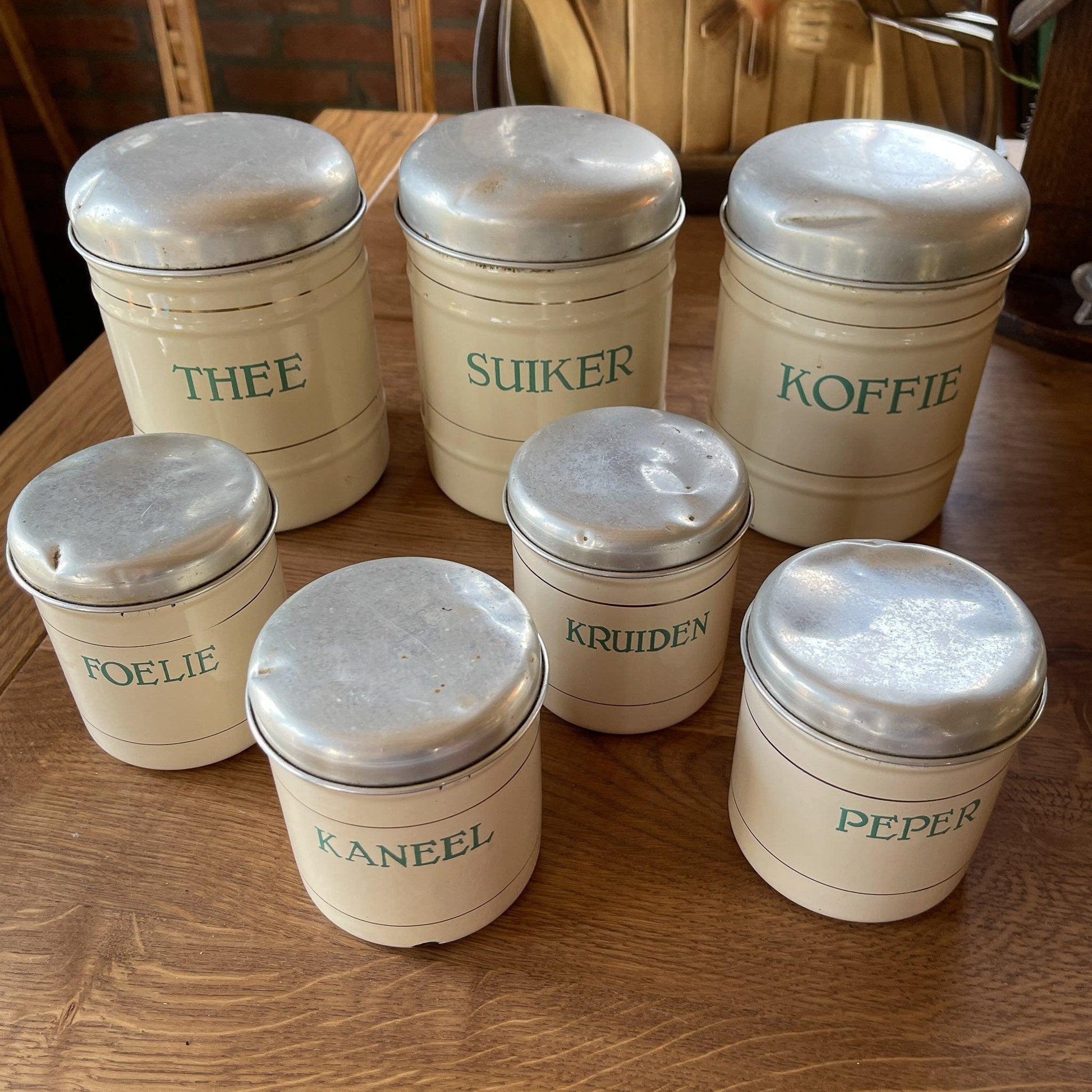 Emaille voorraadbussen 7 stuks - Bamestra Curiosa