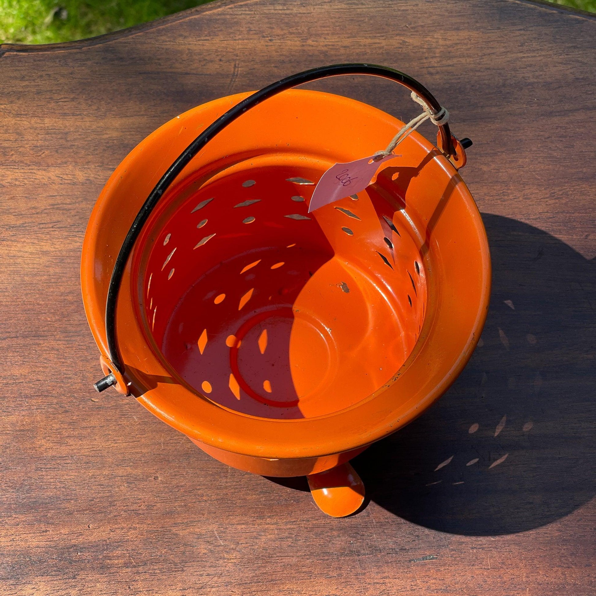 Emaille warmhouder - Bamestra Curiosa