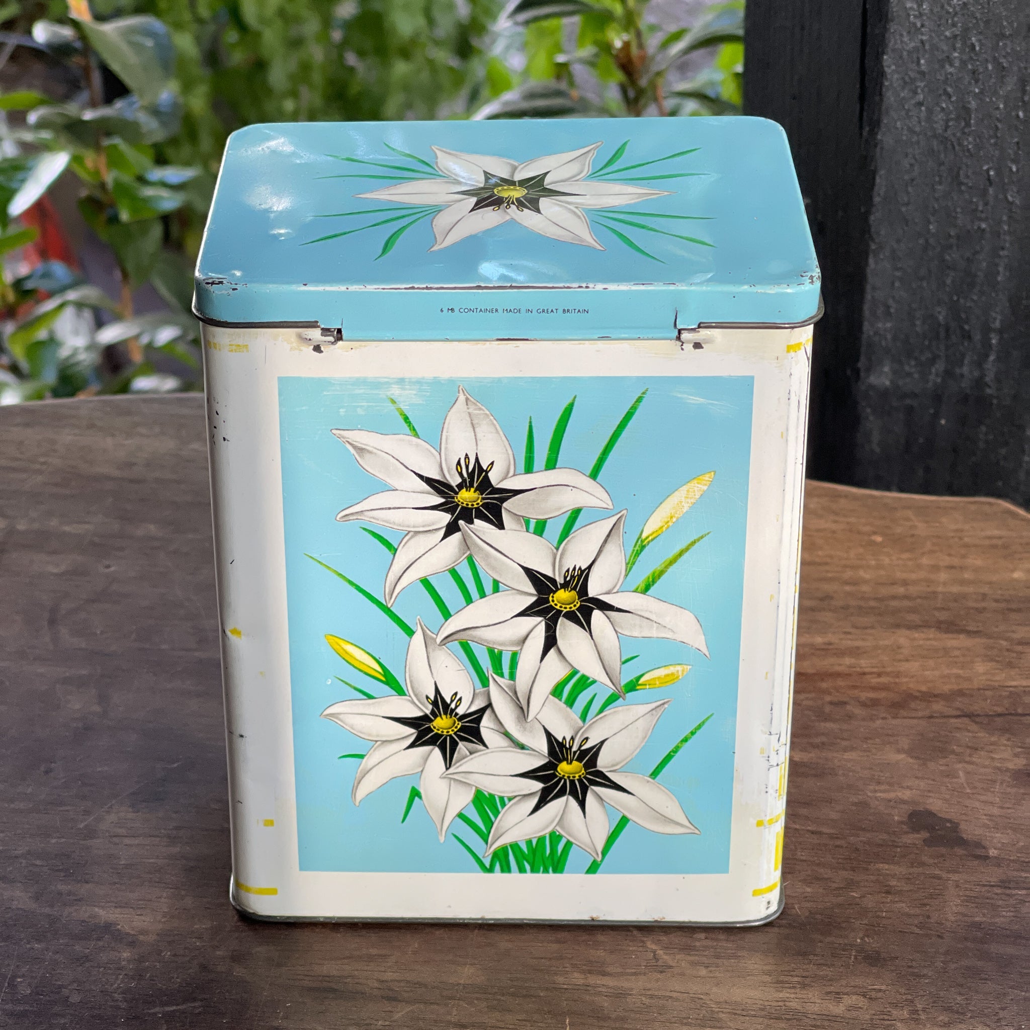 Engels Bewaarblik Met Bloemen - The Collectionist