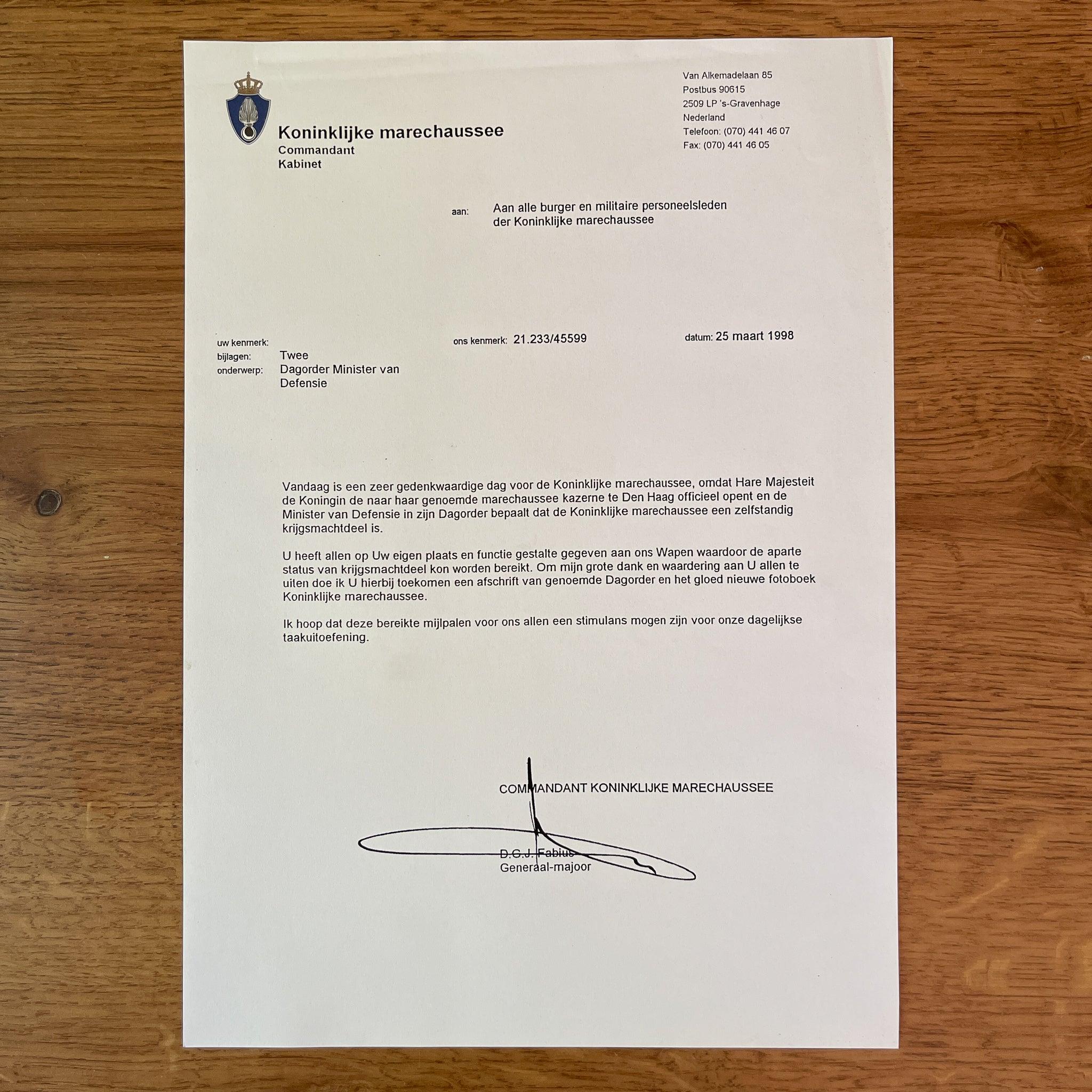 Fotoboek van de Koninklijke Marechaussee - The Collectionist