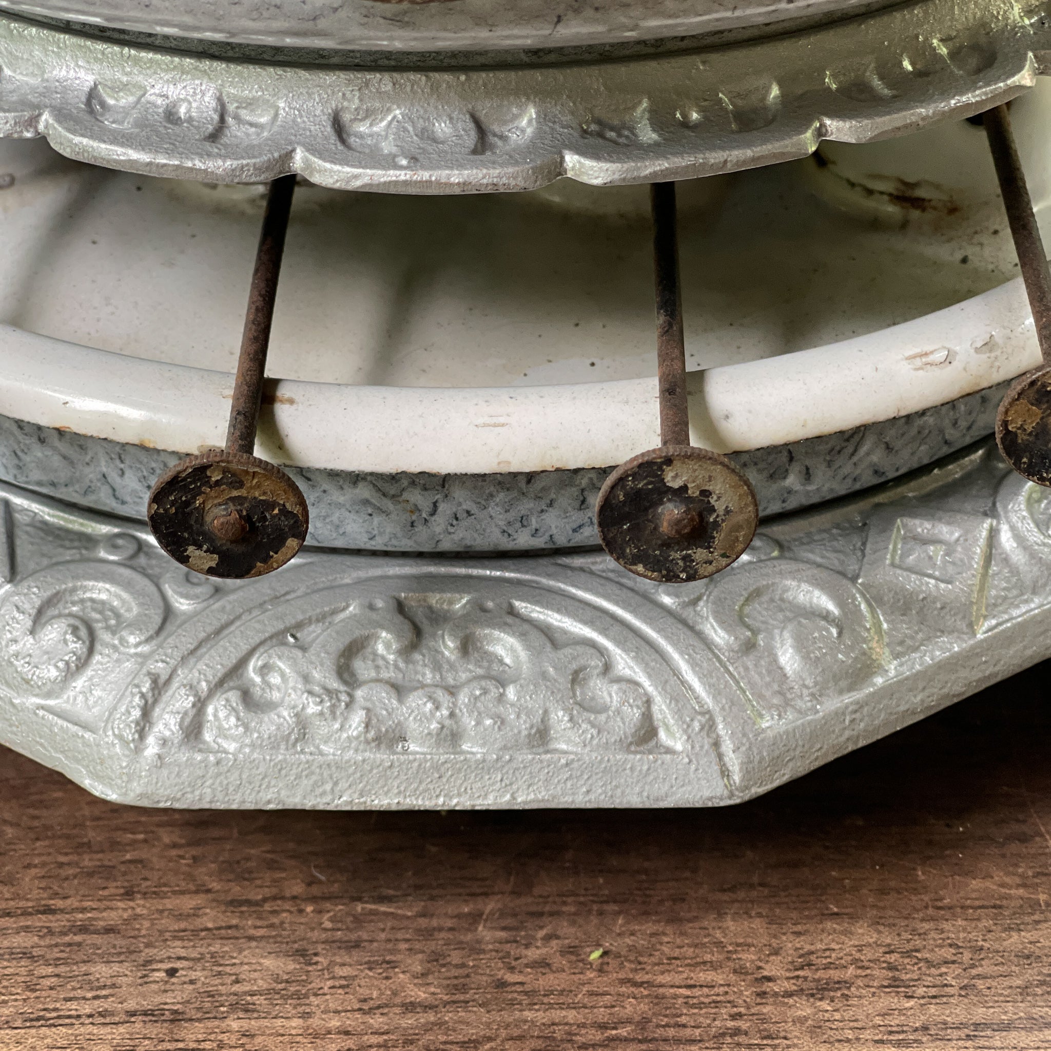 Gietijzeren 4 Pits Original Haller Petroleumstel - The Collectionist