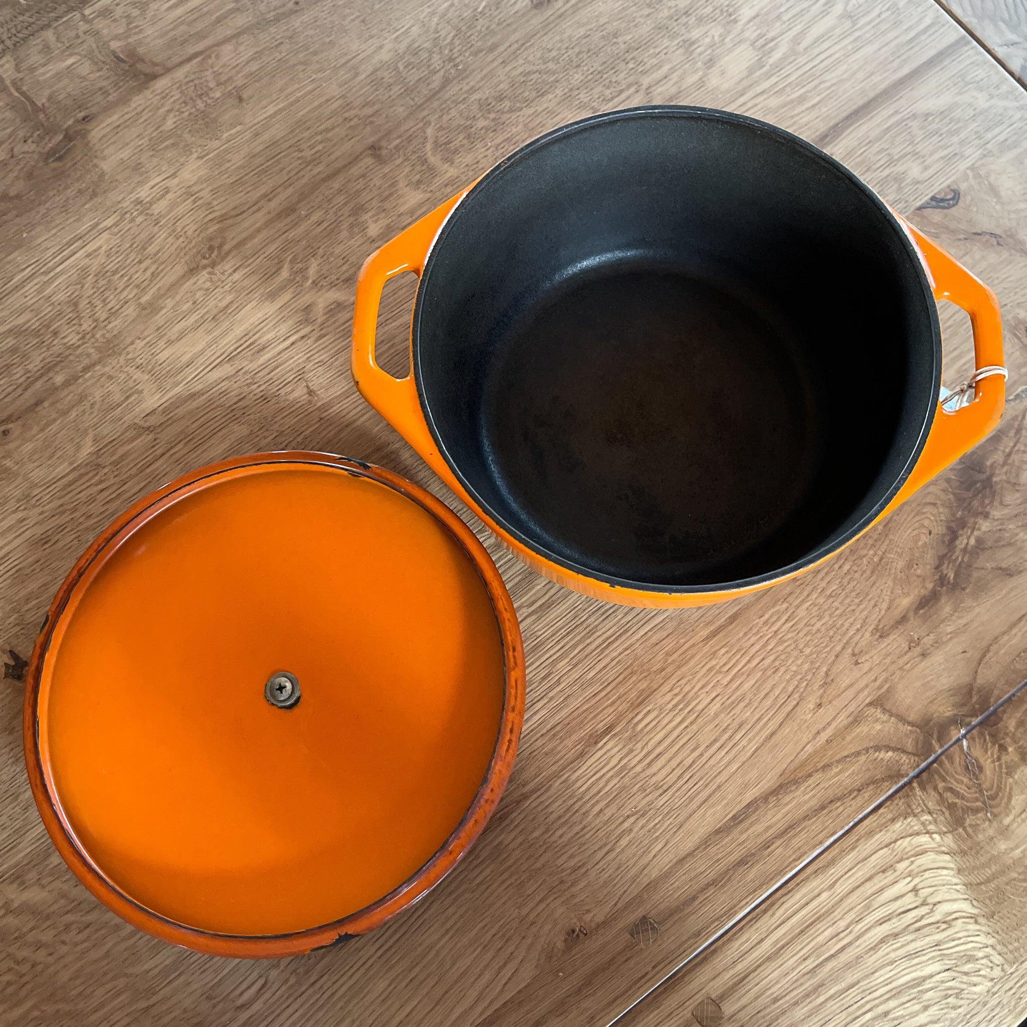 Gietijzeren Emalco braadpan met emaille deksel - The Collectionist