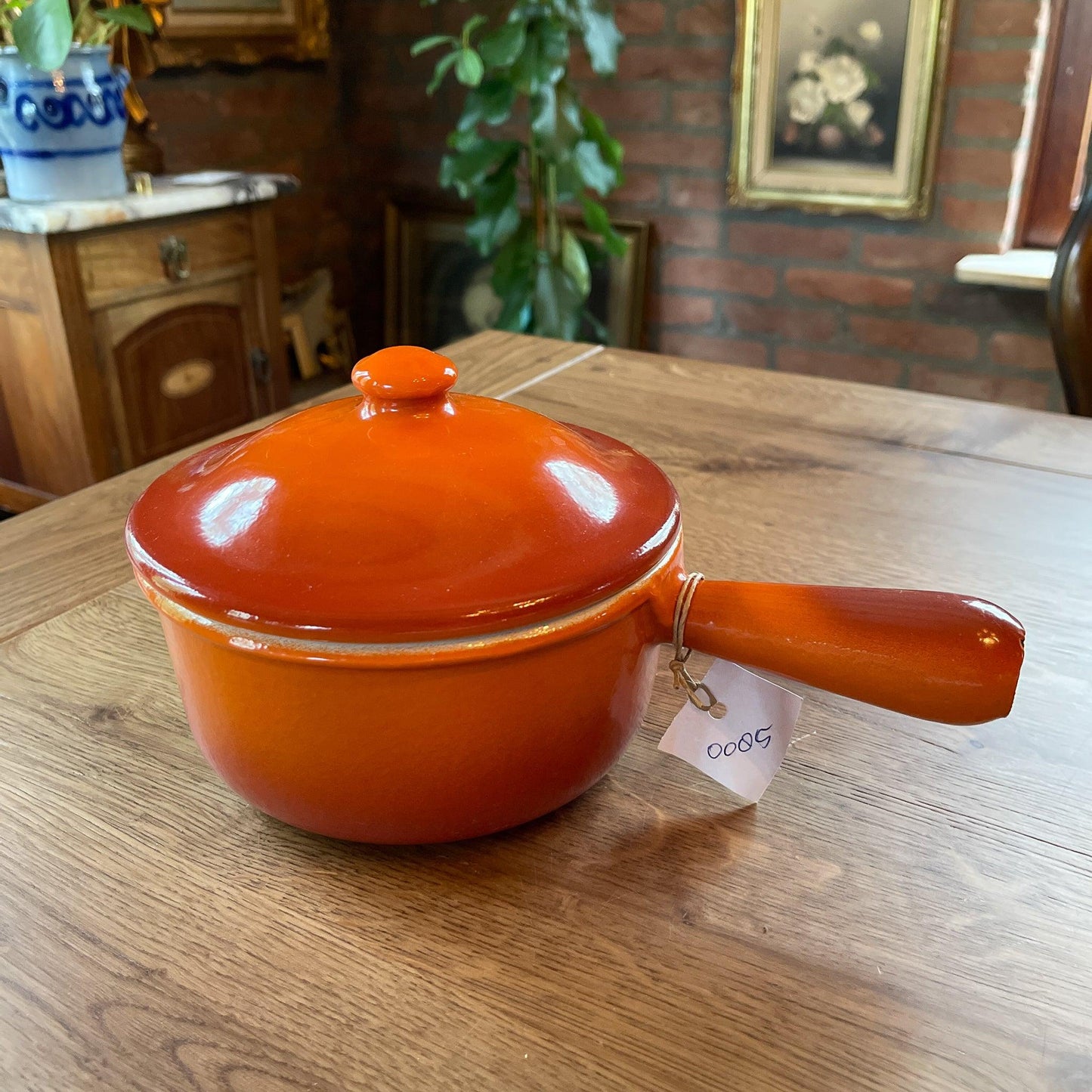 Gietijzeren steelpan met emaille deksel - Bamestra Curiosa