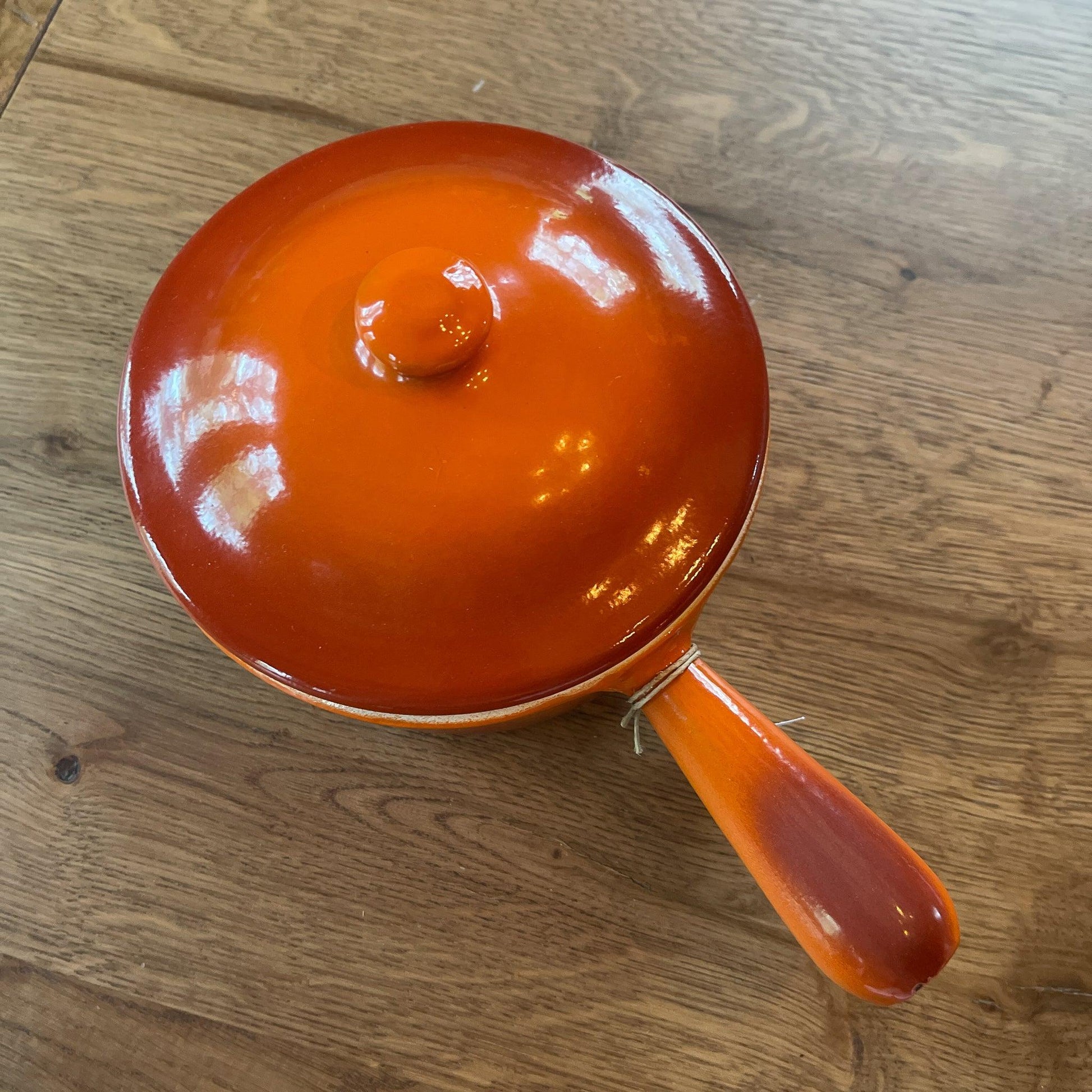 Gietijzeren steelpan met emaille deksel - Bamestra Curiosa