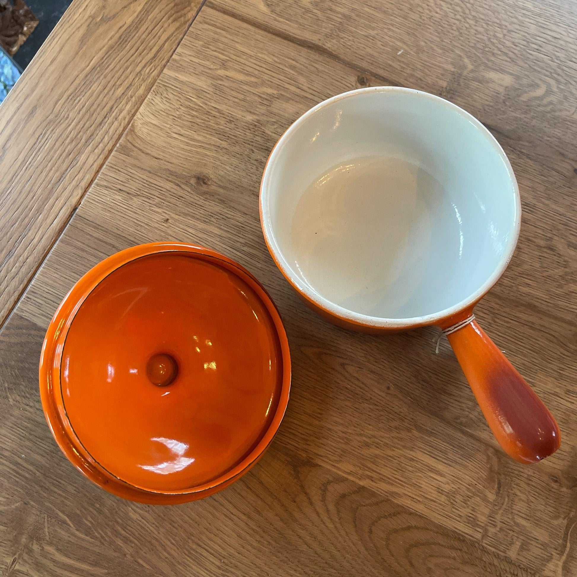 Gietijzeren steelpan met emaille deksel - Bamestra Curiosa