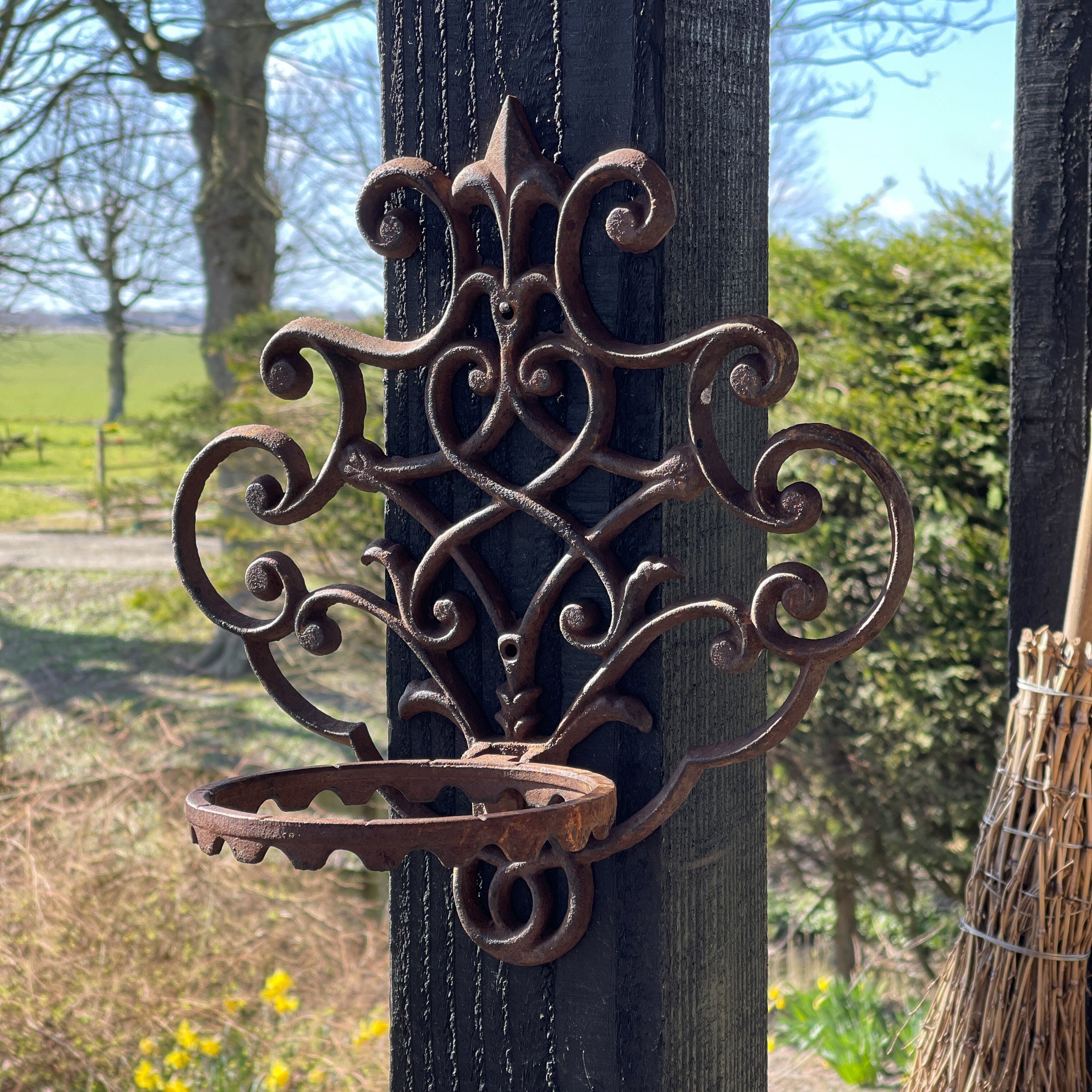 Gietijzeren Wandornament Voor Bloempot - The Collectionist
