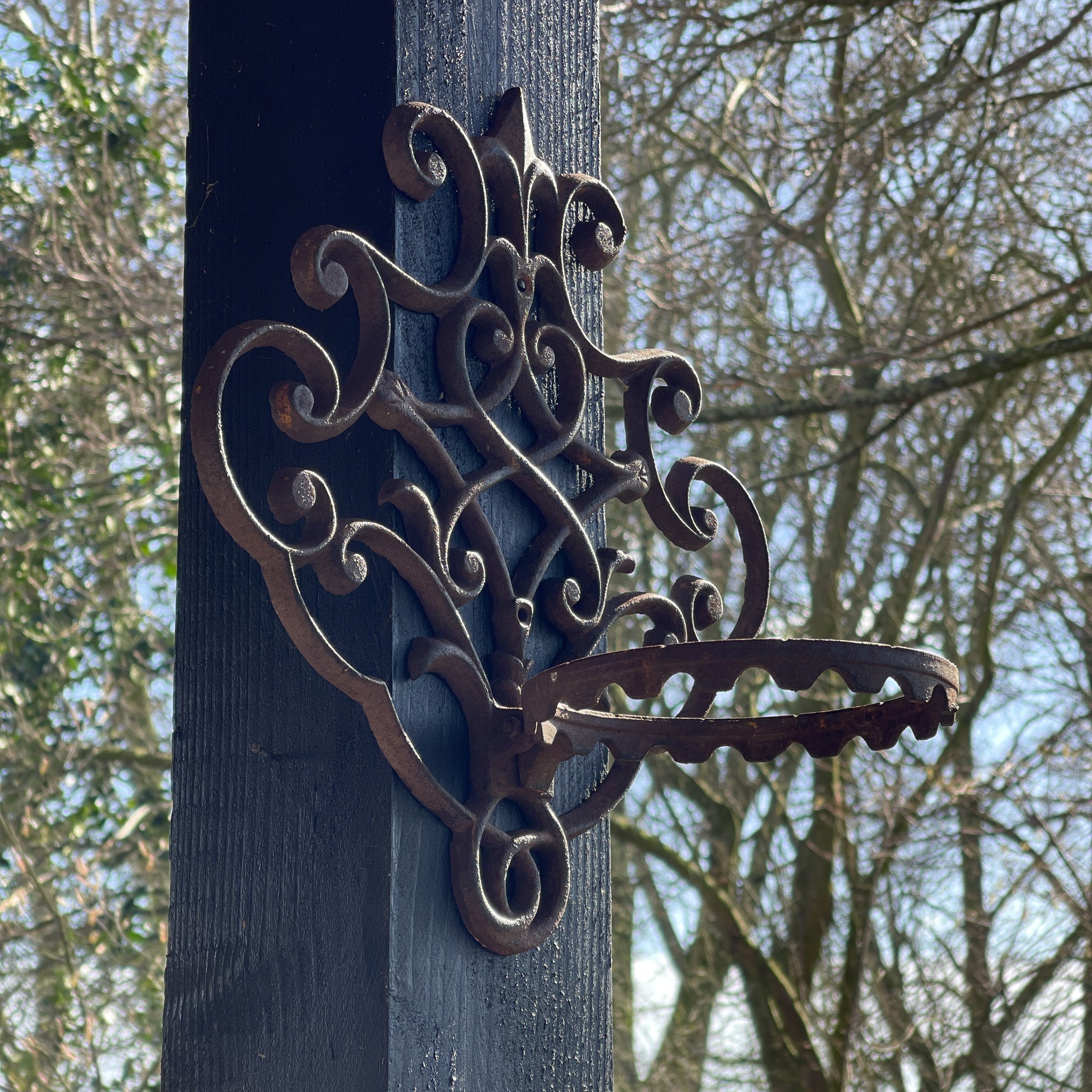 Gietijzeren Wandornament Voor Bloempot - The Collectionist