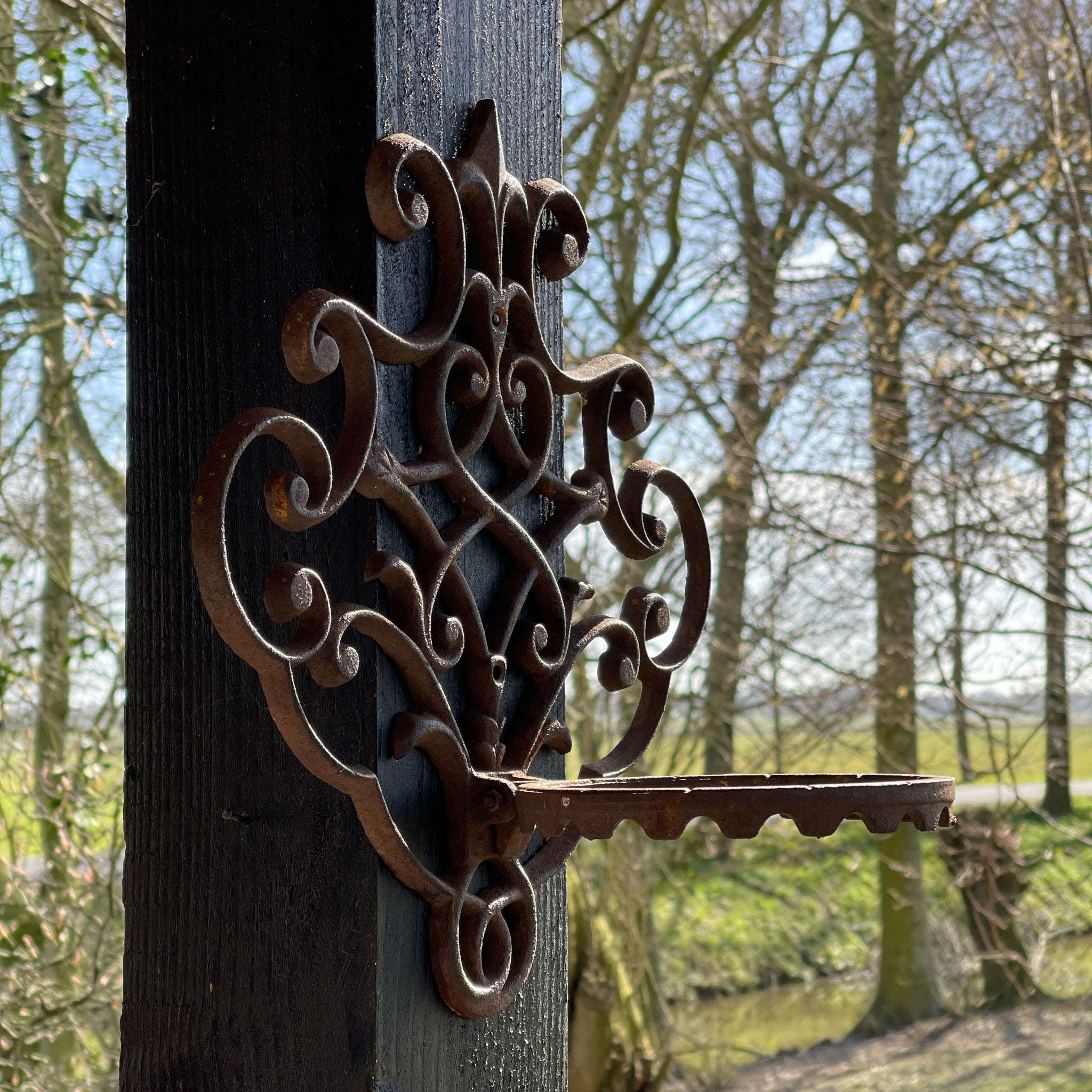 Gietijzeren Wandornament Voor Bloempot - The Collectionist