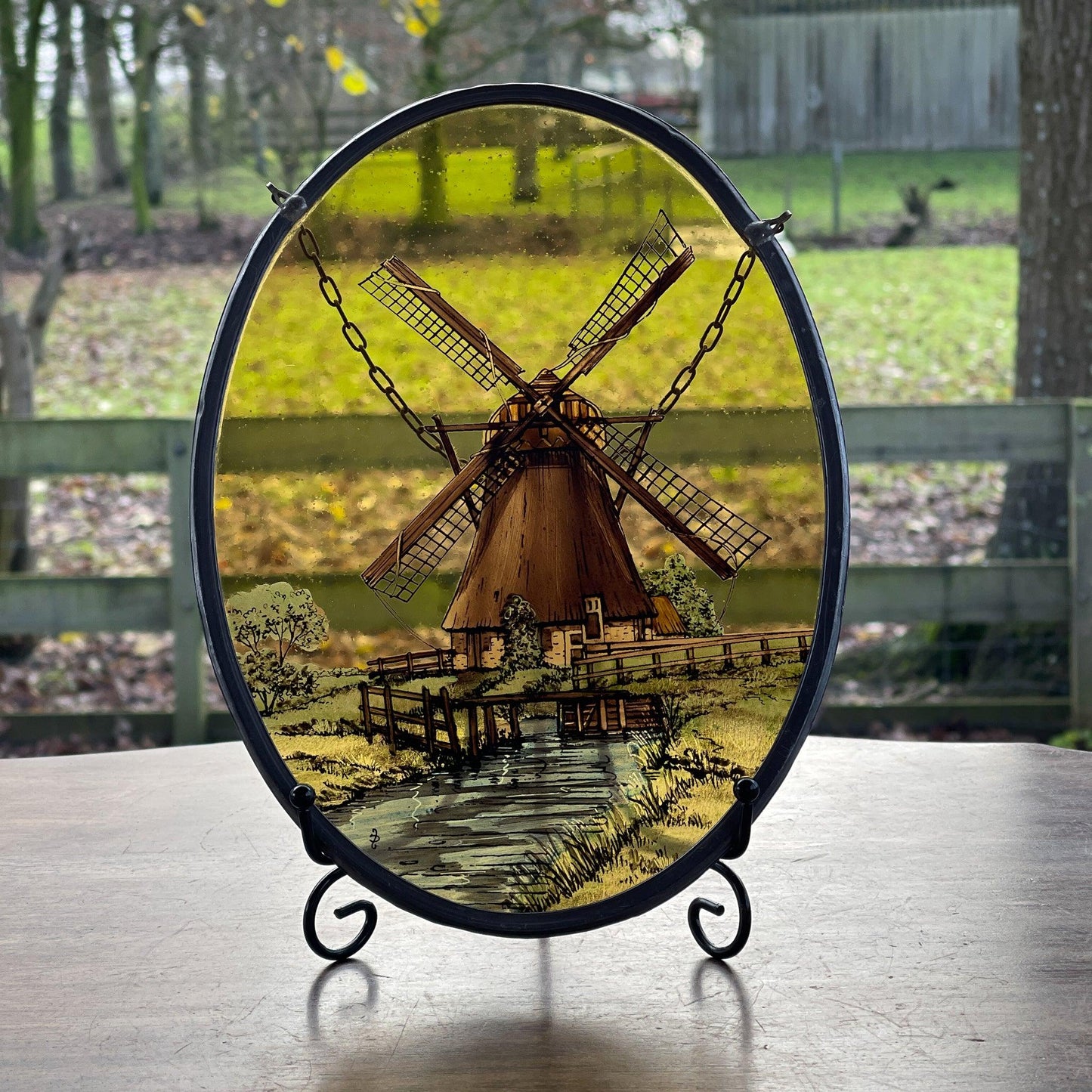 Glas in lood raamhanger Molen - Bamestra Curiosa