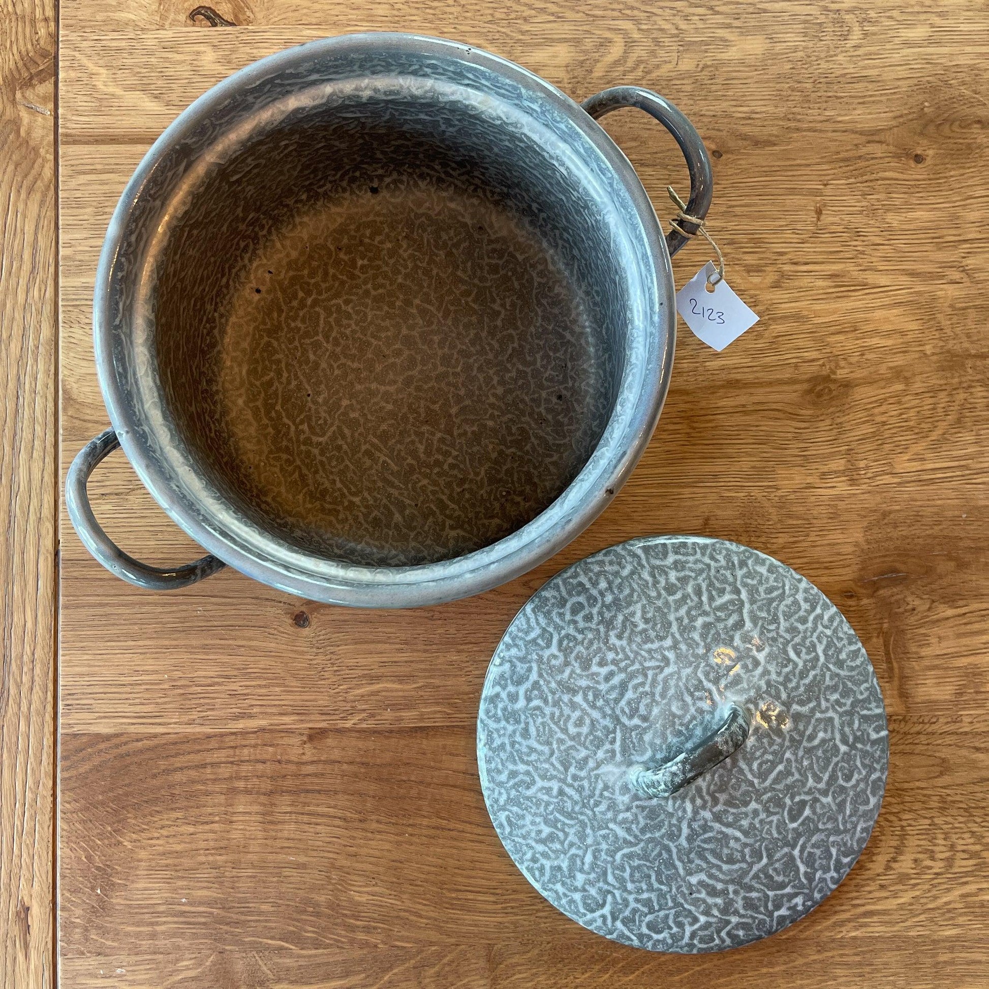 Grijs gewolkt emaille pan met deksel - Bamestra Curiosa