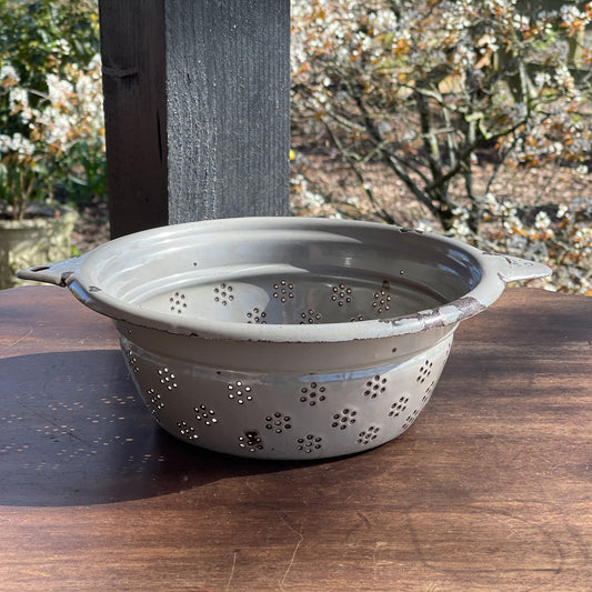 Grijze Emaille Vergiet - The Collectionist