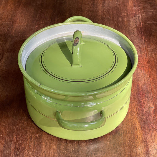 Groen emaille pan met deksel - Bamestra Curiosa