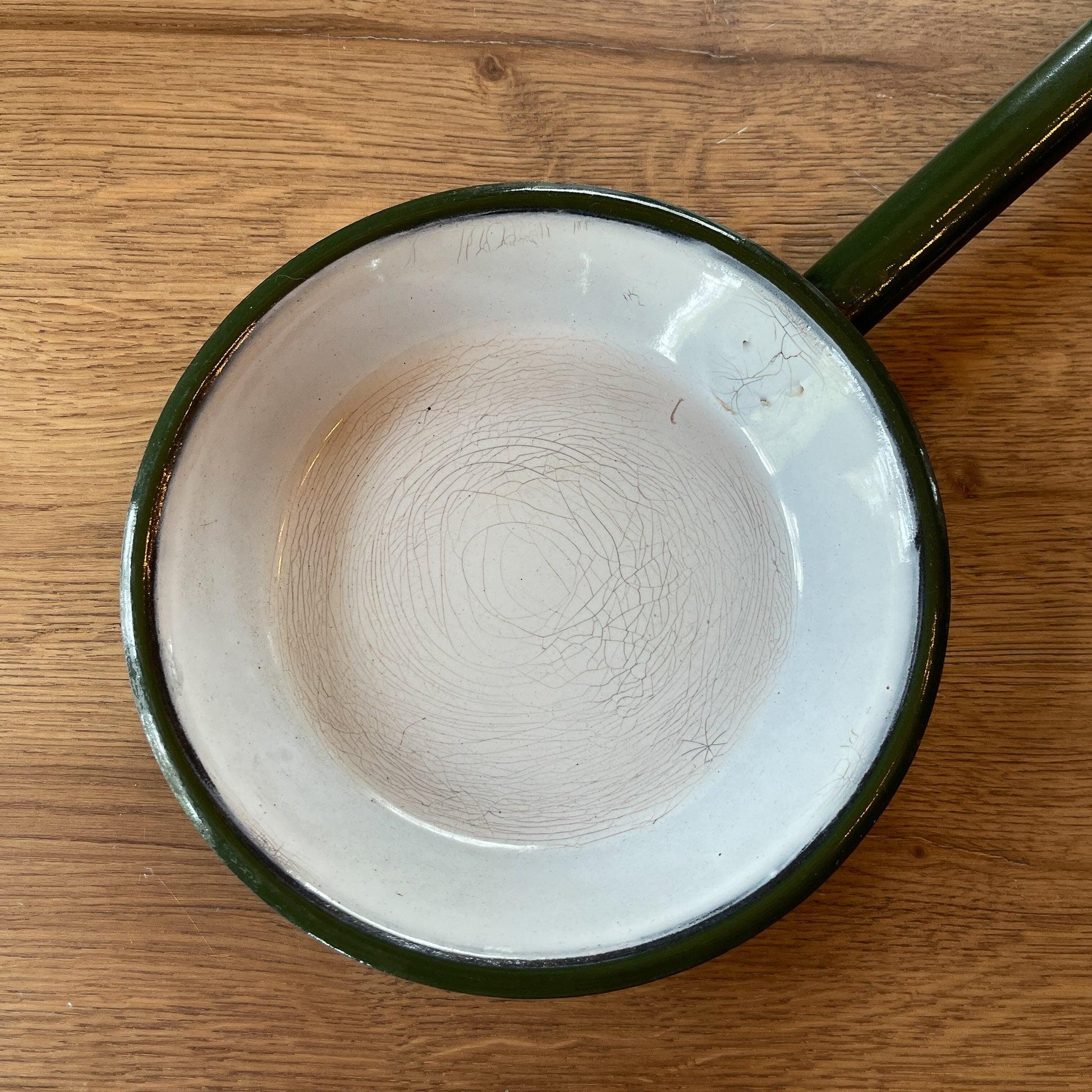 Groene emaille koekenpannetje - Bamestra Curiosa