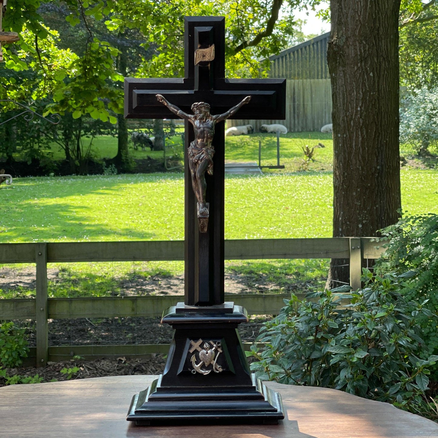 Groot crucifix - Bamestra Curiosa