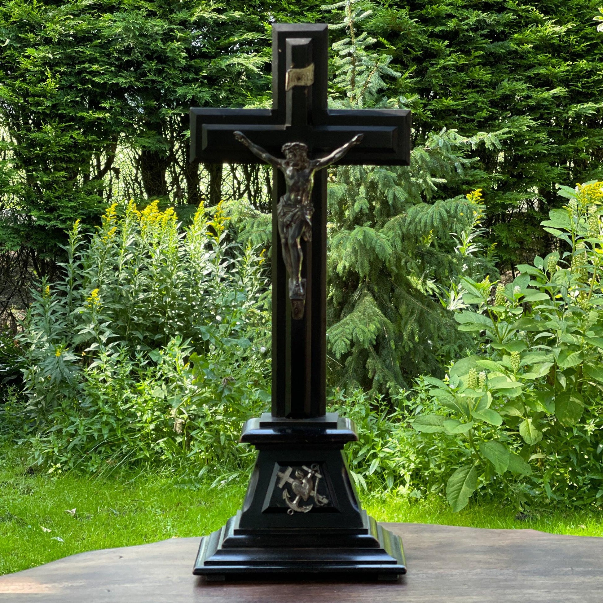 Groot crucifix - Bamestra Curiosa