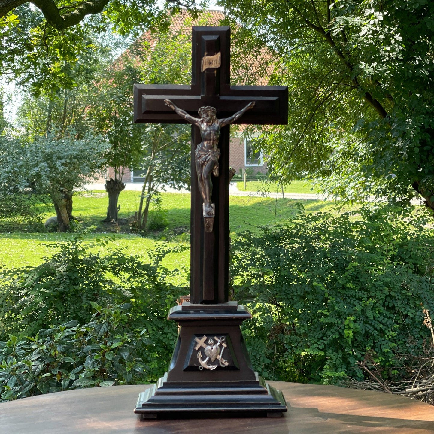 Groot crucifix - Bamestra Curiosa