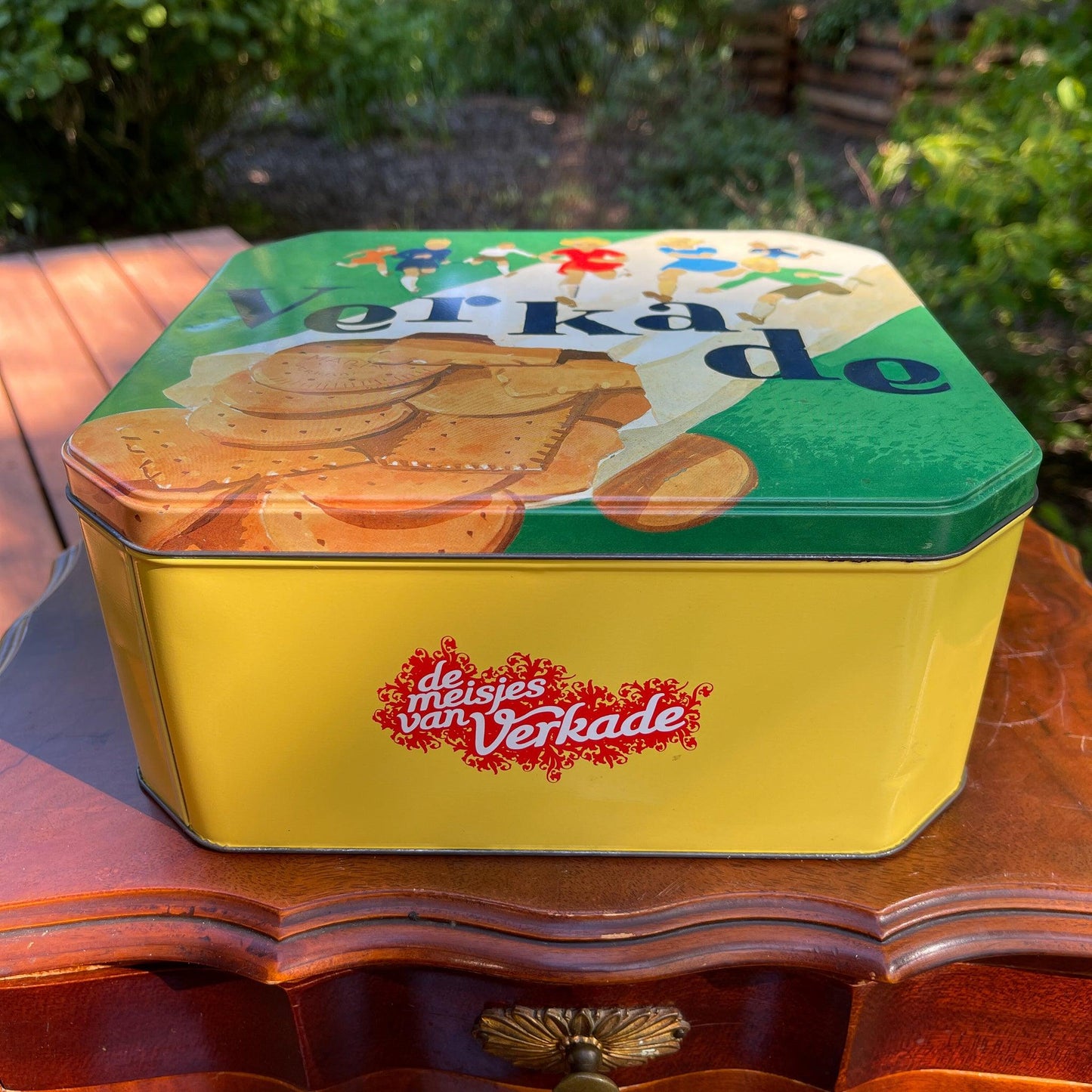 Groot koekblik van Verkade - Bamestra Curiosa