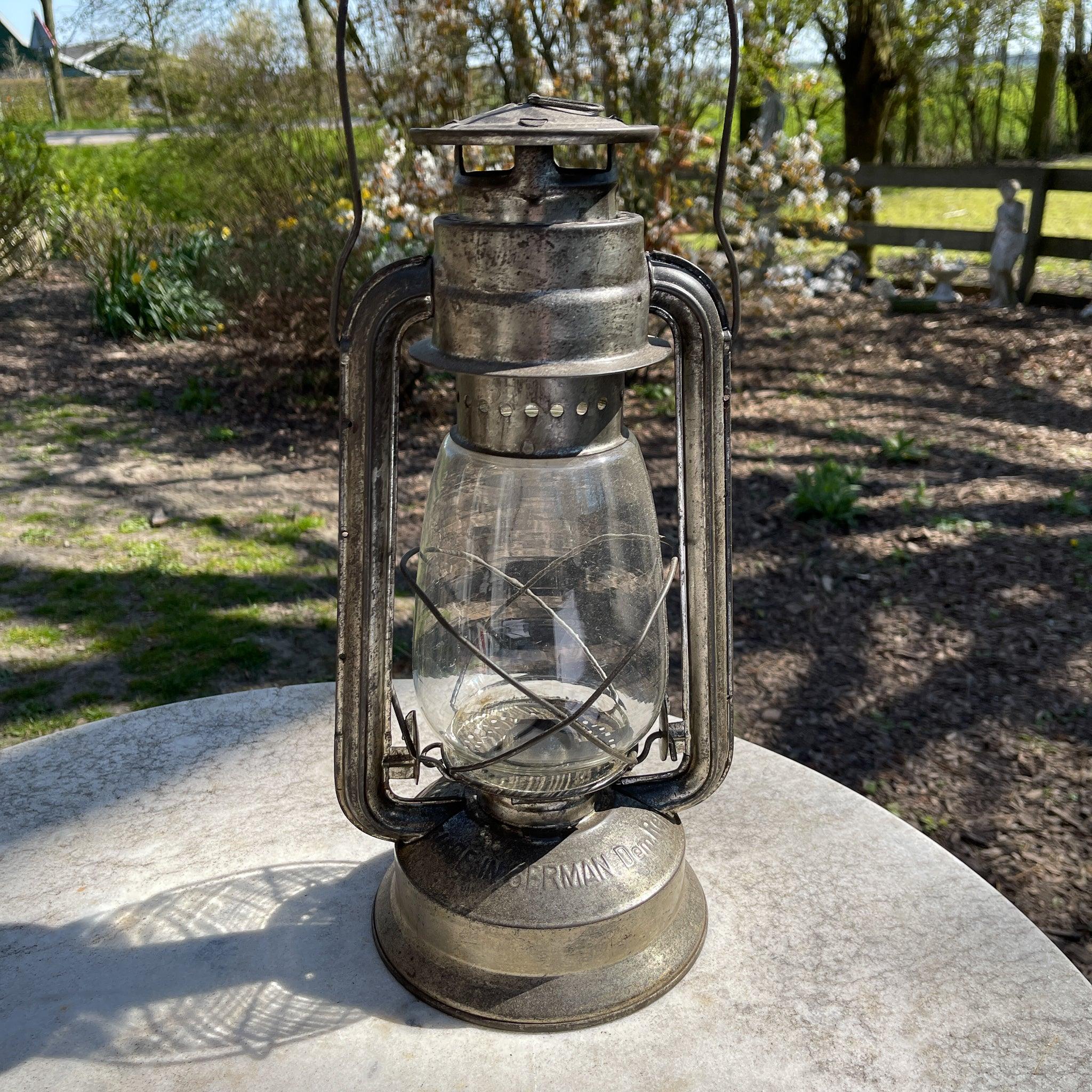 Grote antieke Frowo 340 stormlantaarn petroleum lamp - The Collectionist