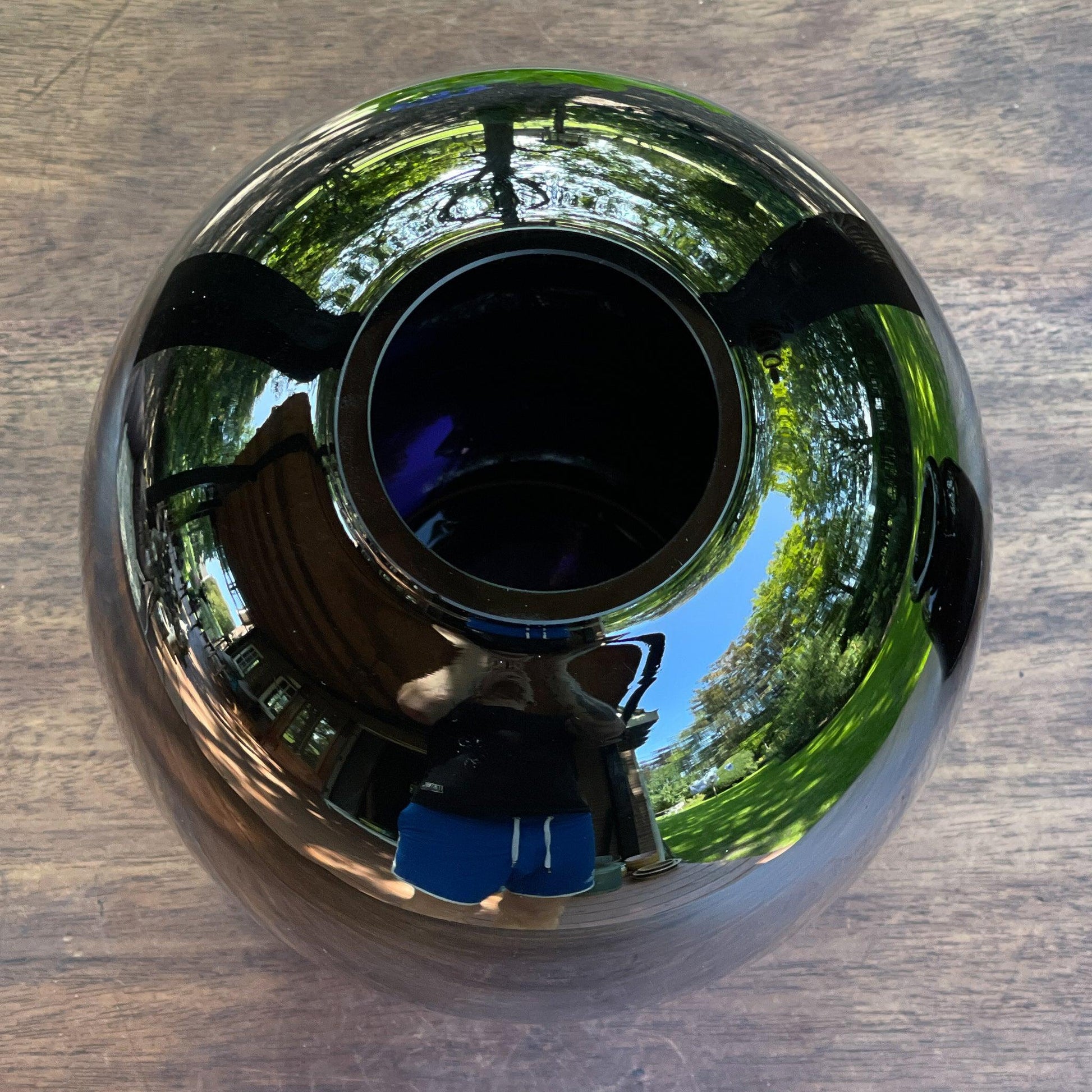 Grote donkere glazen vaas - Bamestra Curiosa