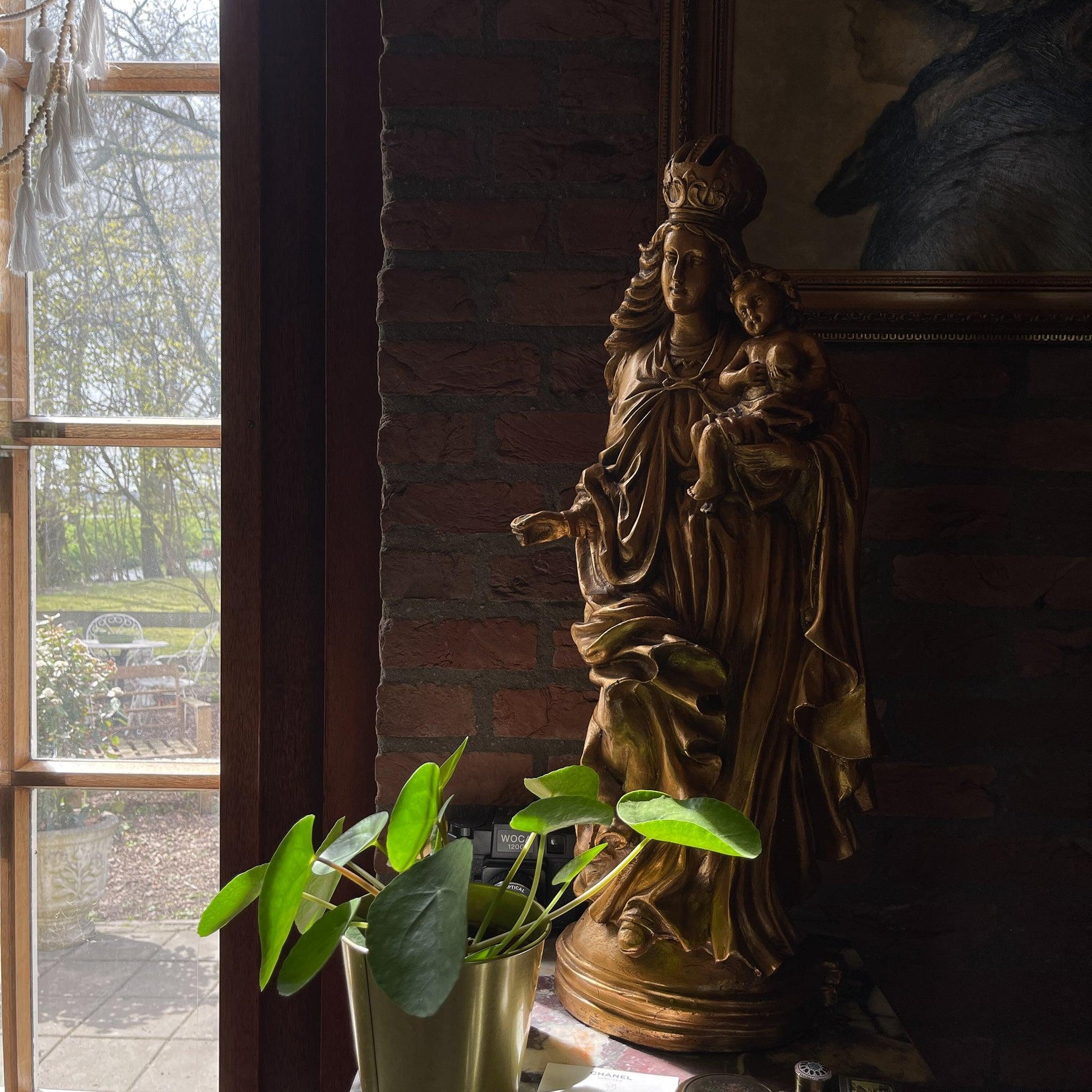 Grote gouden Maria beeld - Bamestra Curiosa