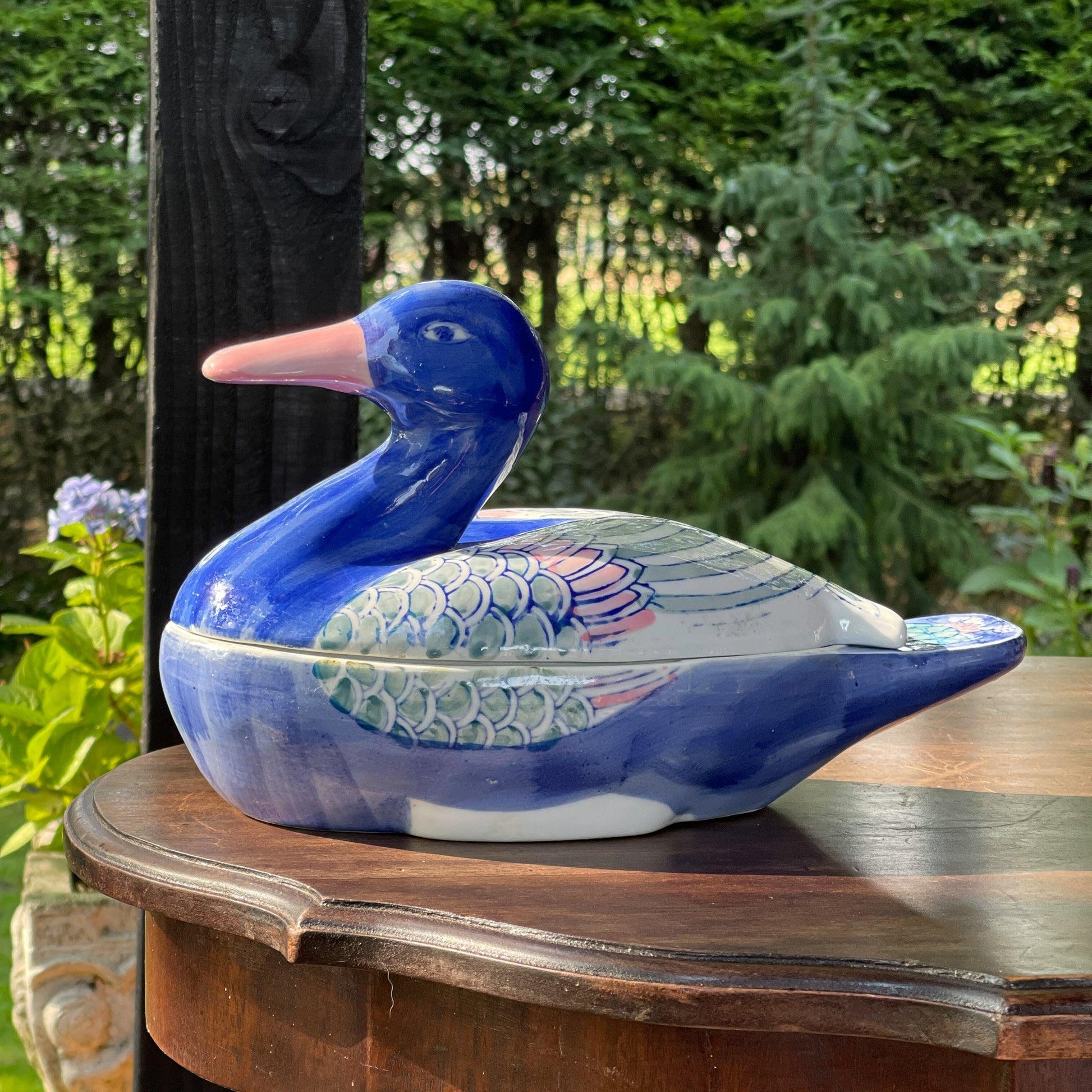 Grote schaal / patévorm met een eend - Bamestra Curiosa