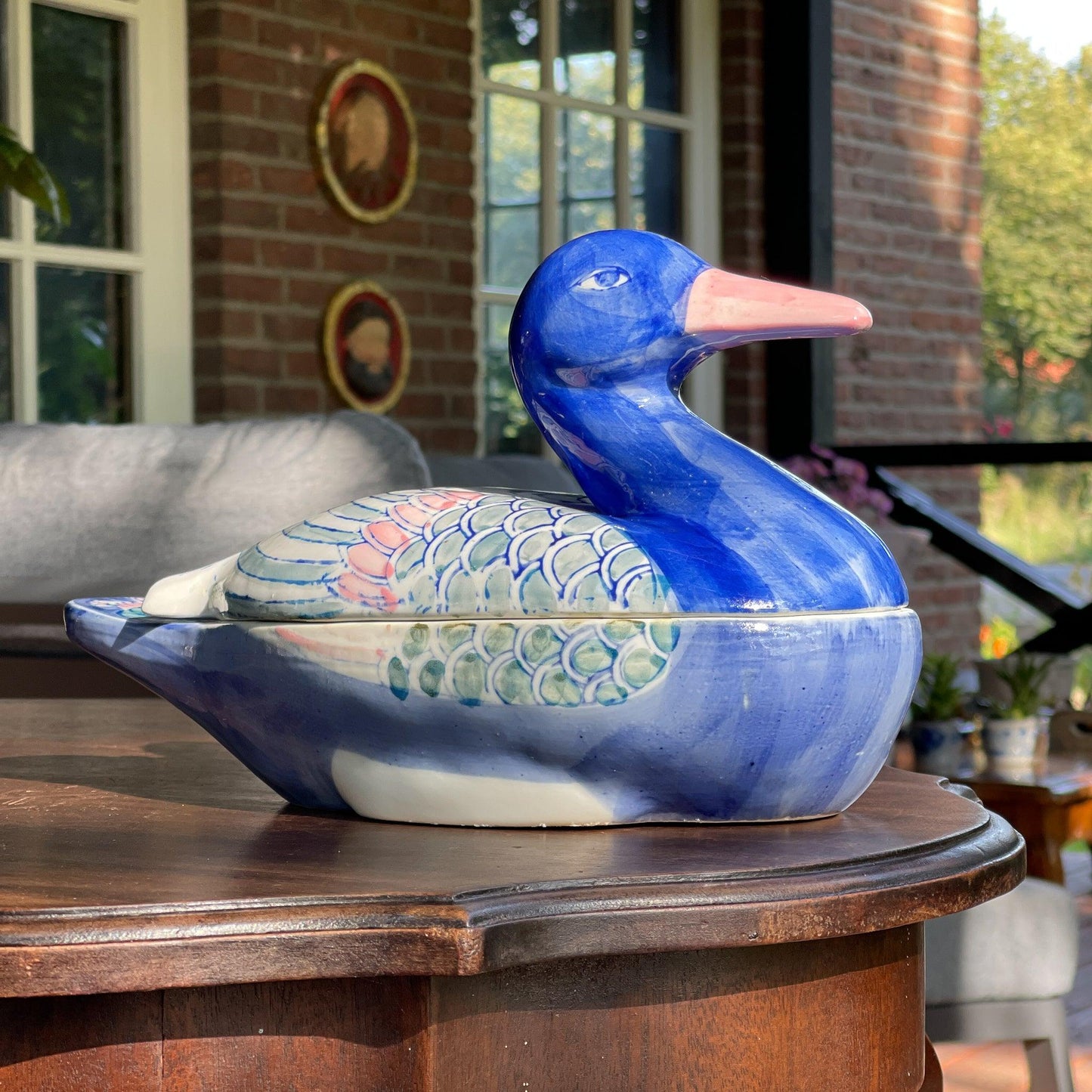 Grote schaal / patévorm met een eend - Bamestra Curiosa