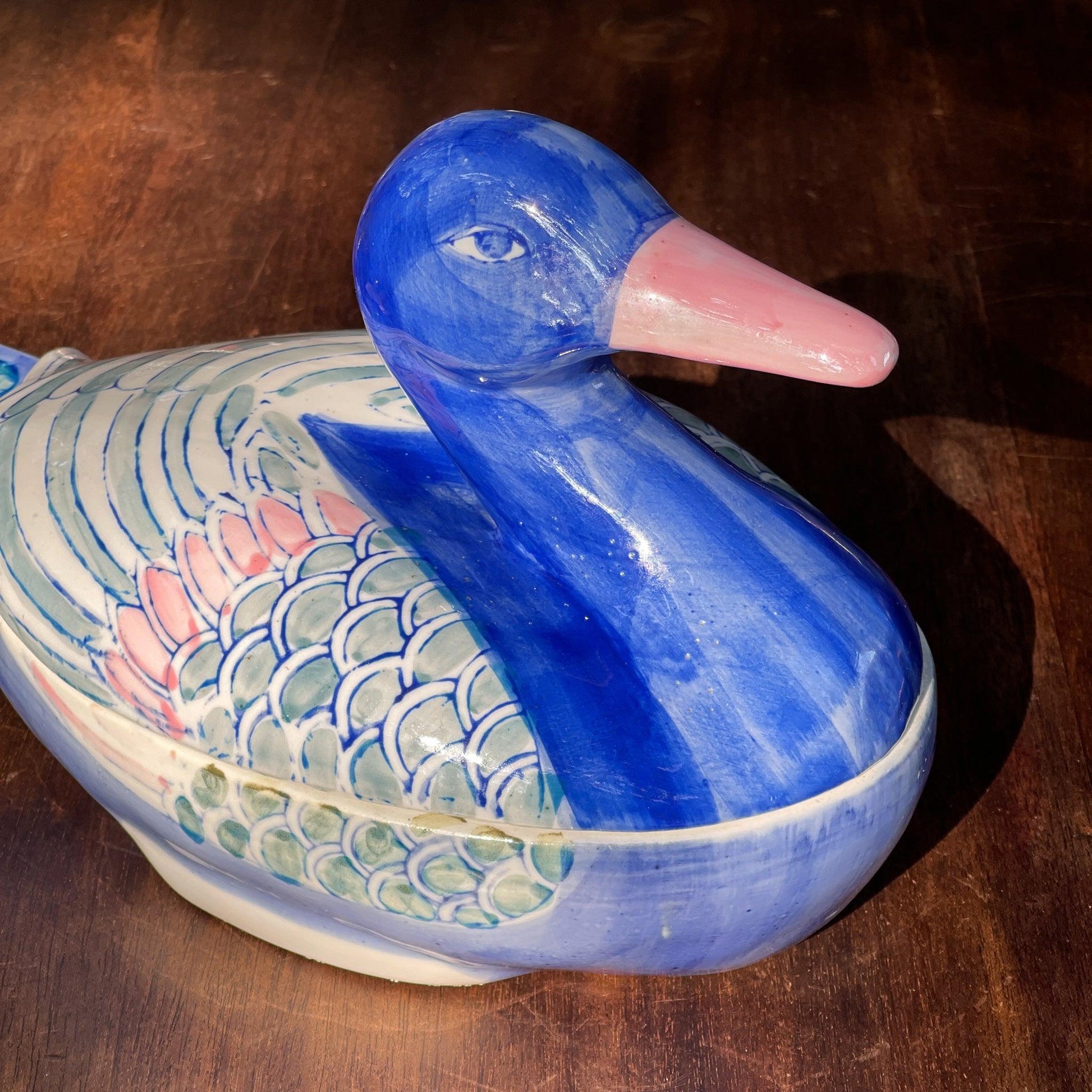 Grote schaal / patévorm met een eend - Bamestra Curiosa