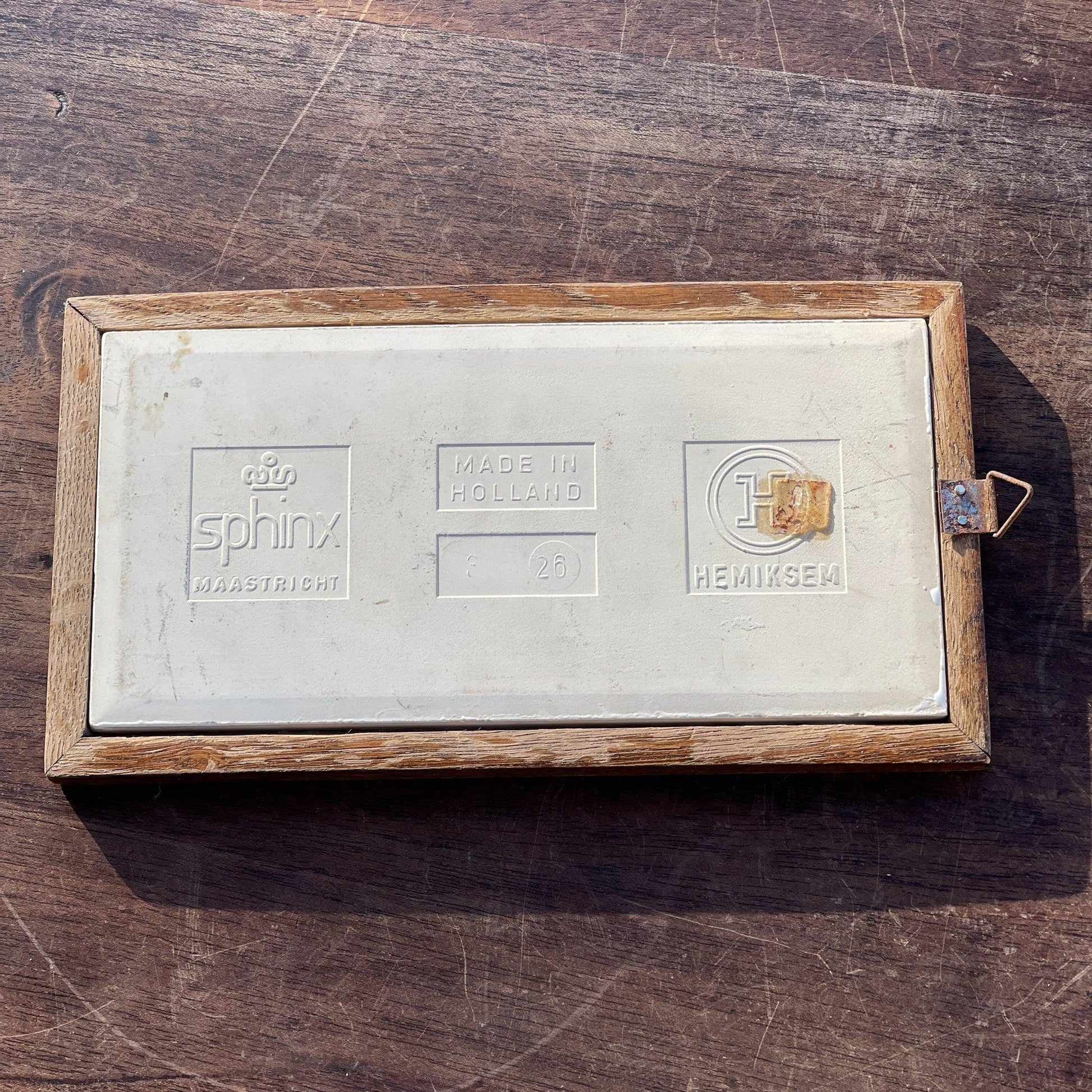 Delfts Blauwe Tegel Hamroker van Sphinx Maastricht - Bamestra Curiosa