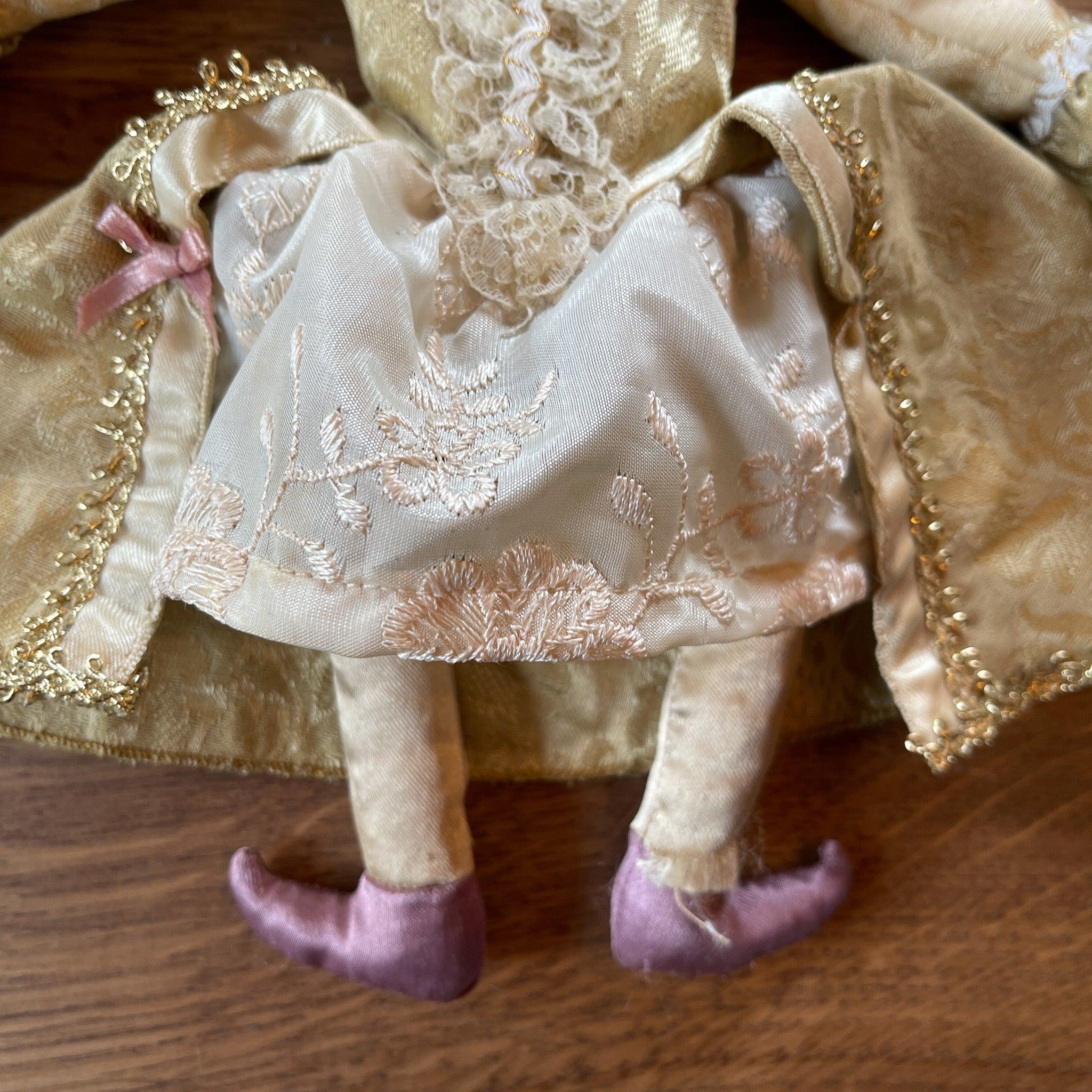Handgemaakt Aapje in Victoriaanse kleding - The Collectionist