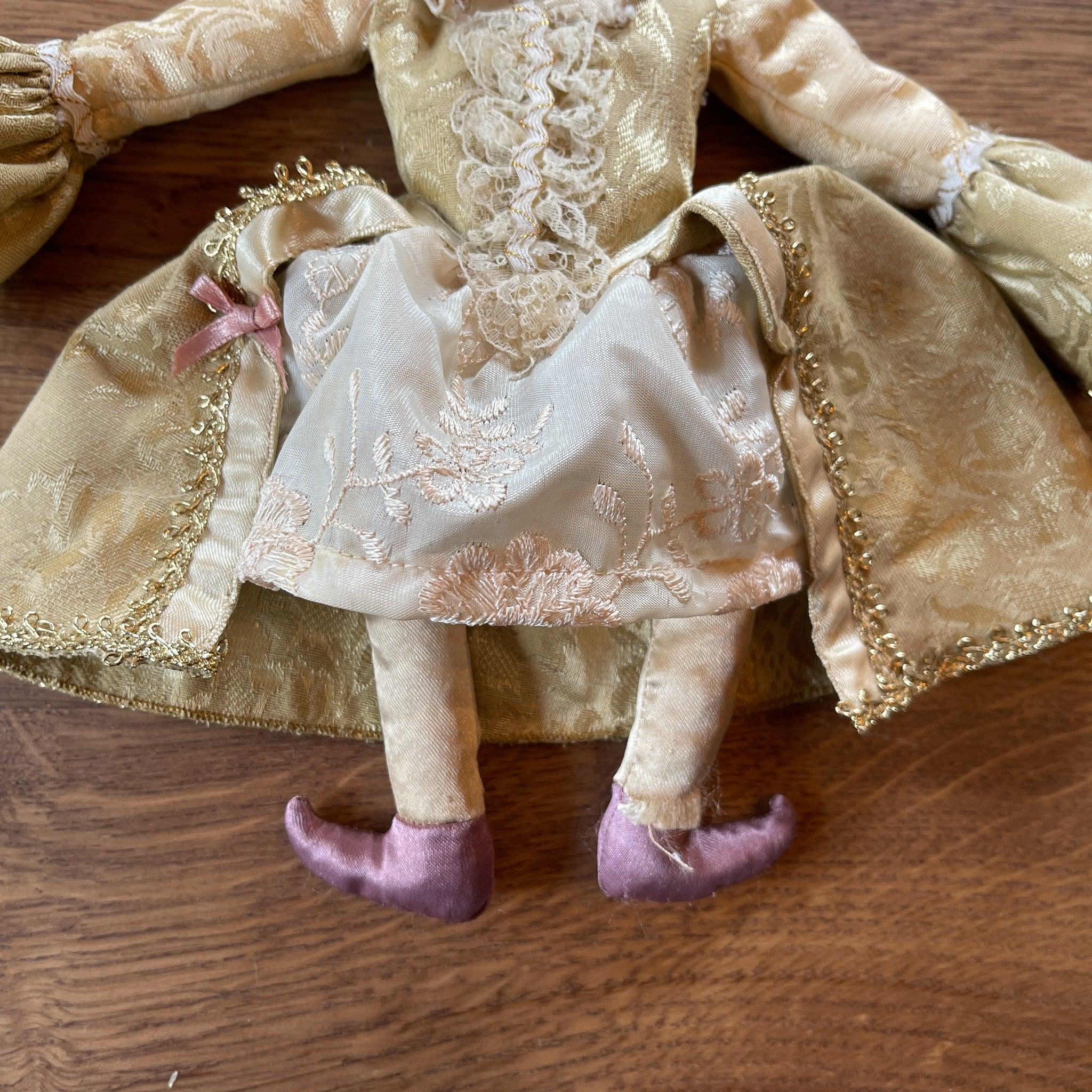 Handgemaakt Aapje in Victoriaanse kleding - The Collectionist