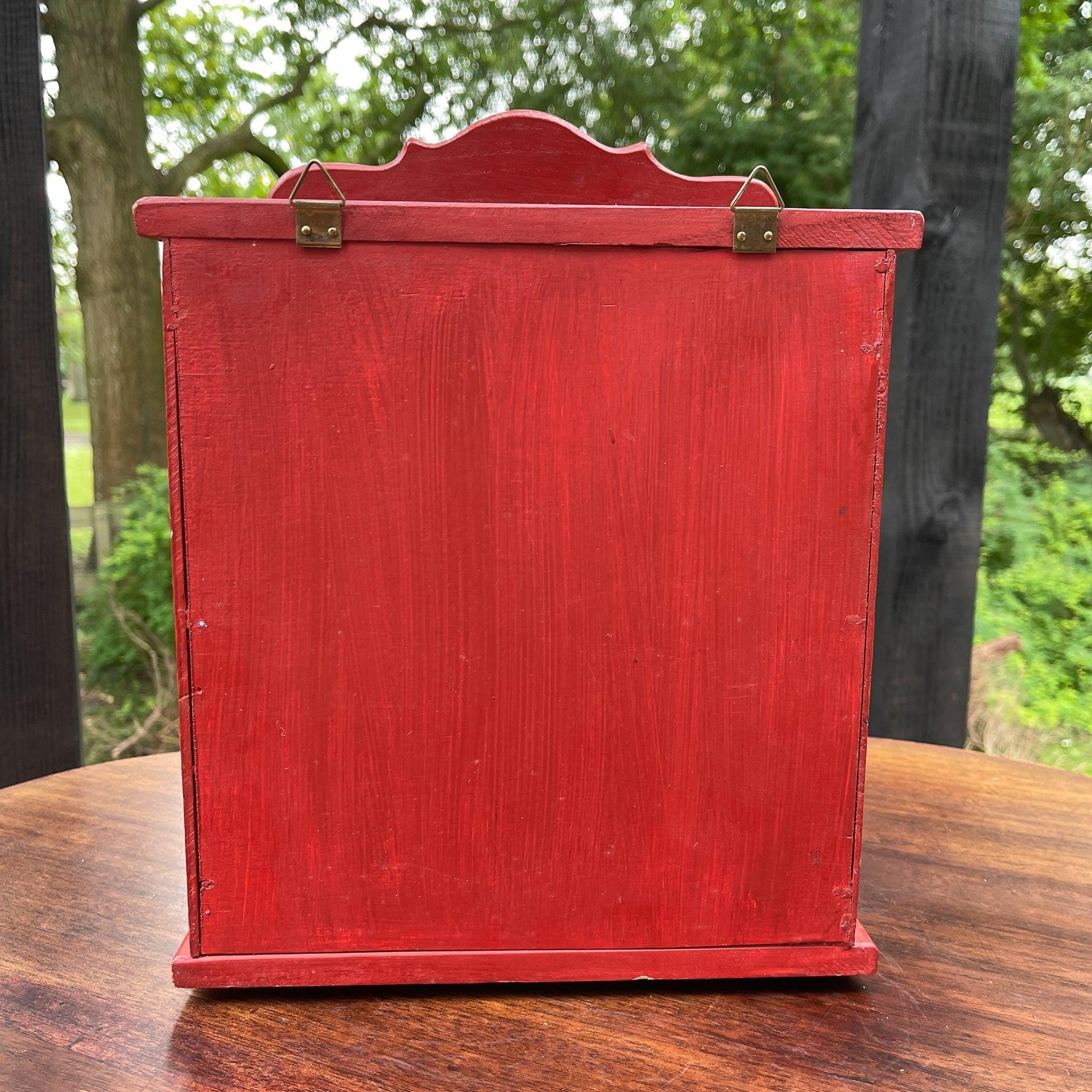 Handgeschilderd eierkastje - Bamestra Curiosa