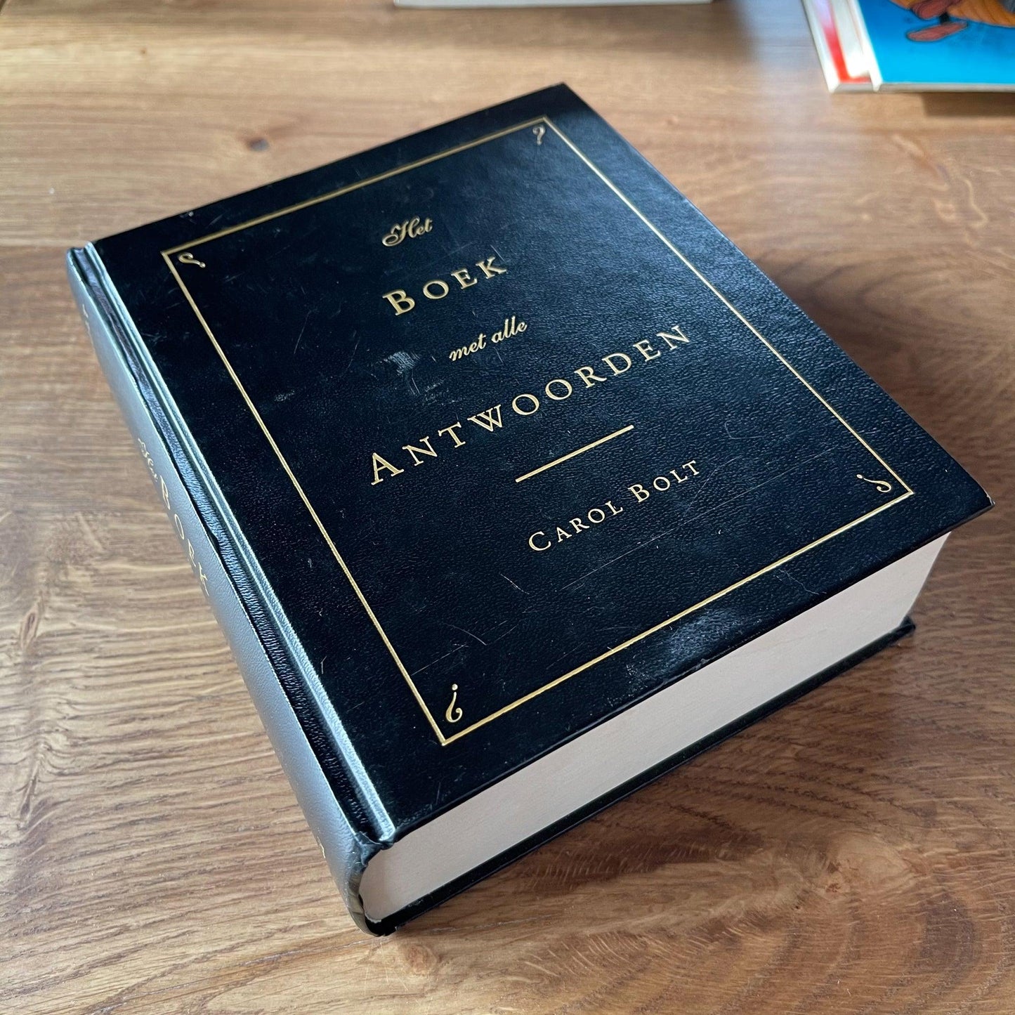 Het boek met alle antwoorden - Bamestra Curiosa