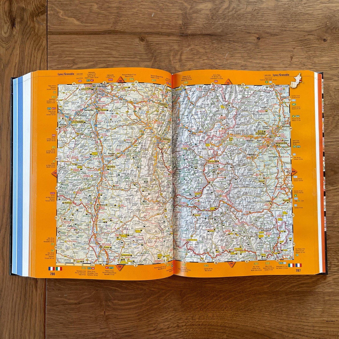 Het grote ANWB wegenboek 2009 - Bamestra Curiosa