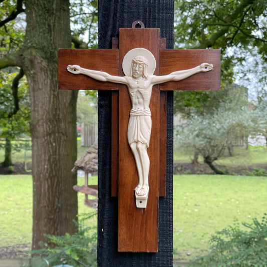 Houten crucifix met Jezus, Art Deco - Bamestra Curiosa