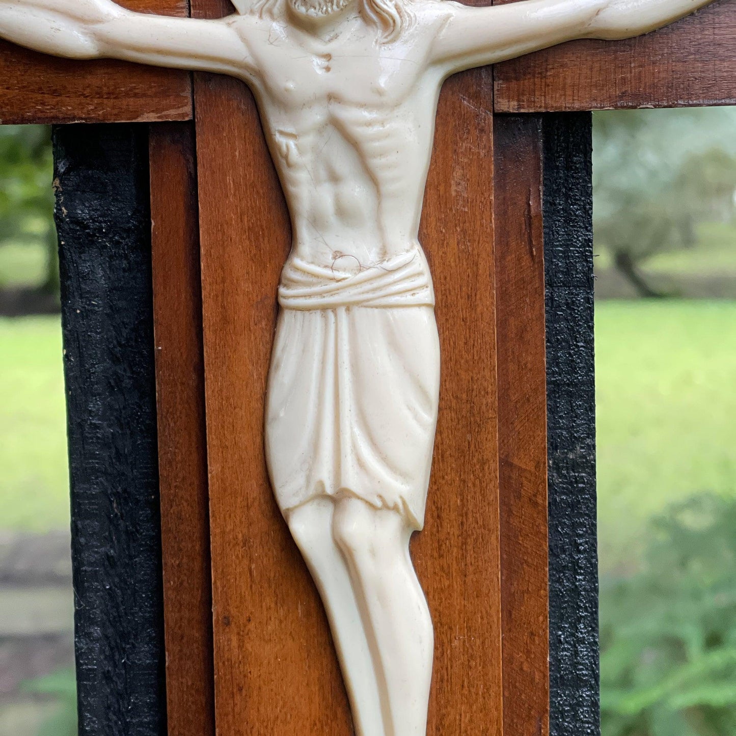 Houten crucifix met Jezus, Art Deco - Bamestra Curiosa