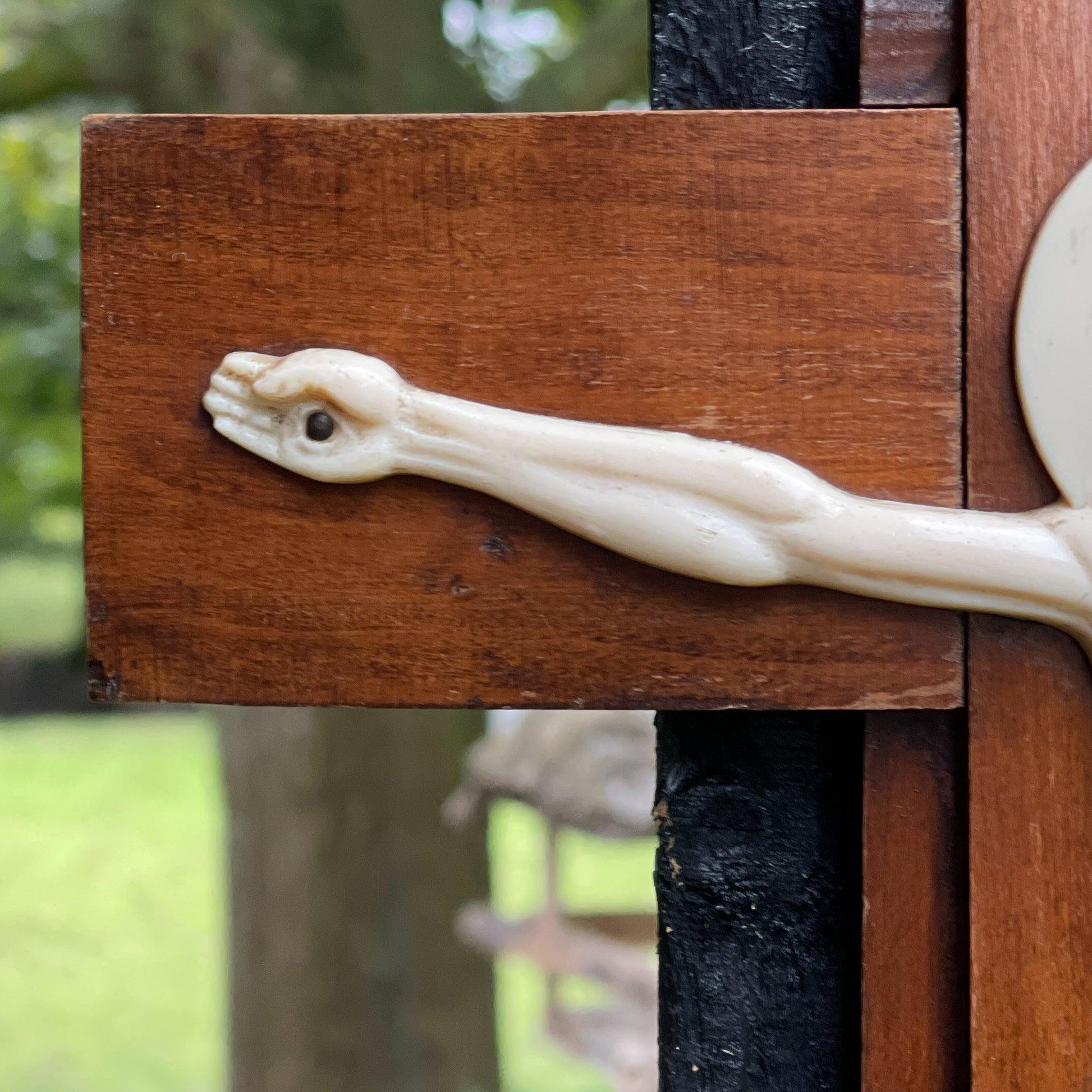 Houten crucifix met Jezus, Art Deco - Bamestra Curiosa