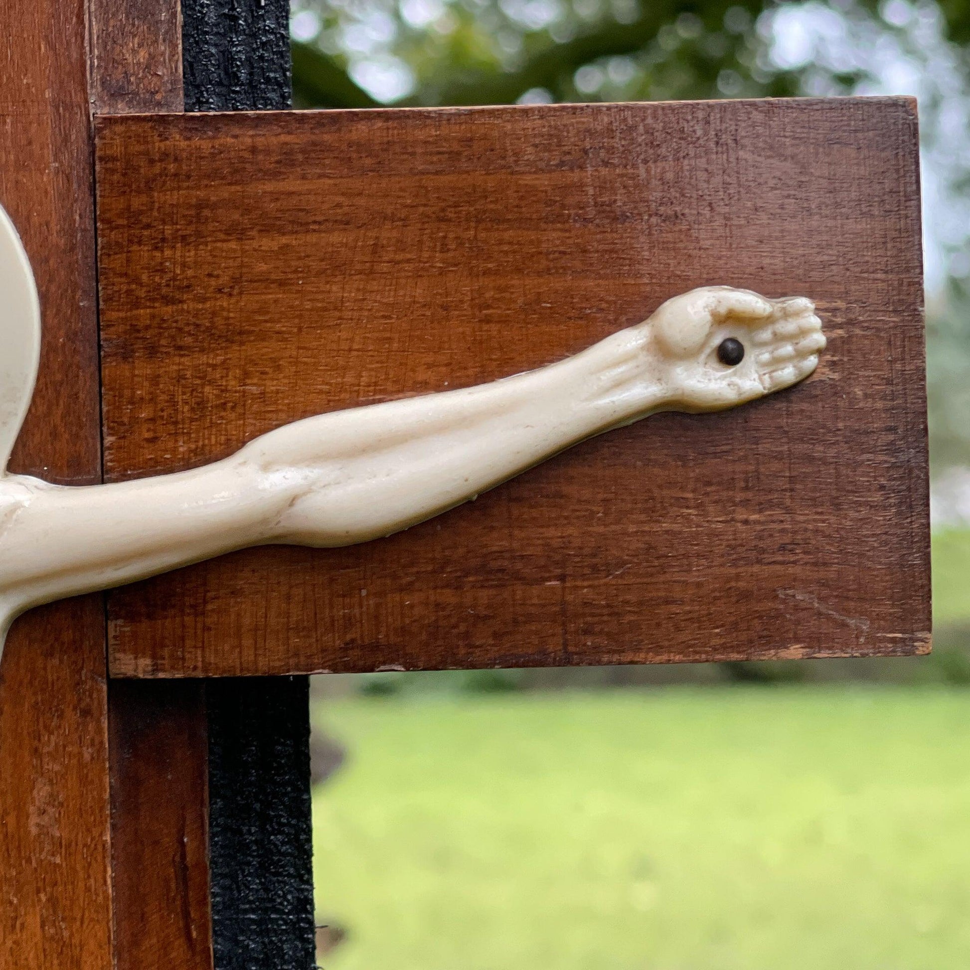 Houten crucifix met Jezus, Art Deco - Bamestra Curiosa