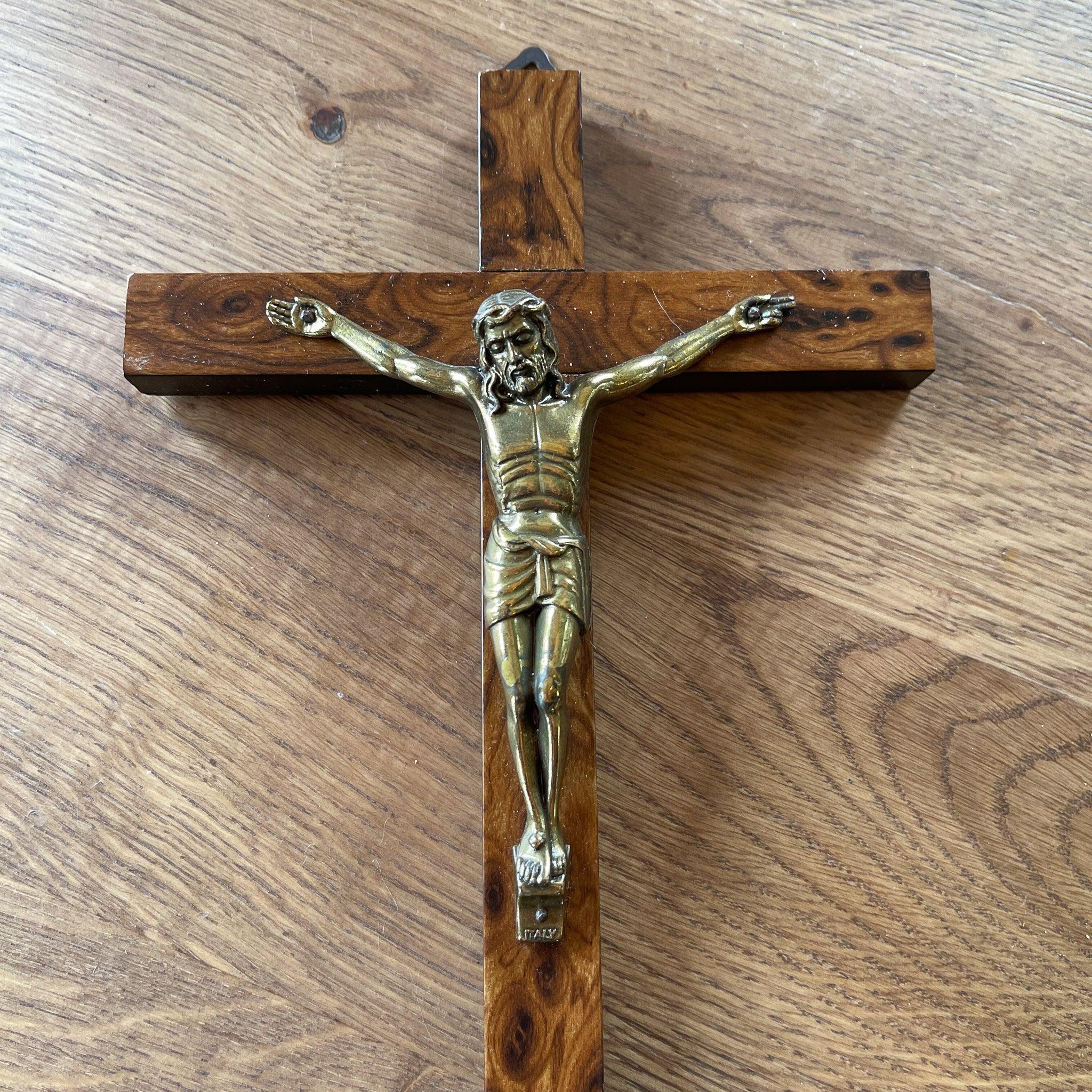 Houten kruis met Jezus - The Collectionist