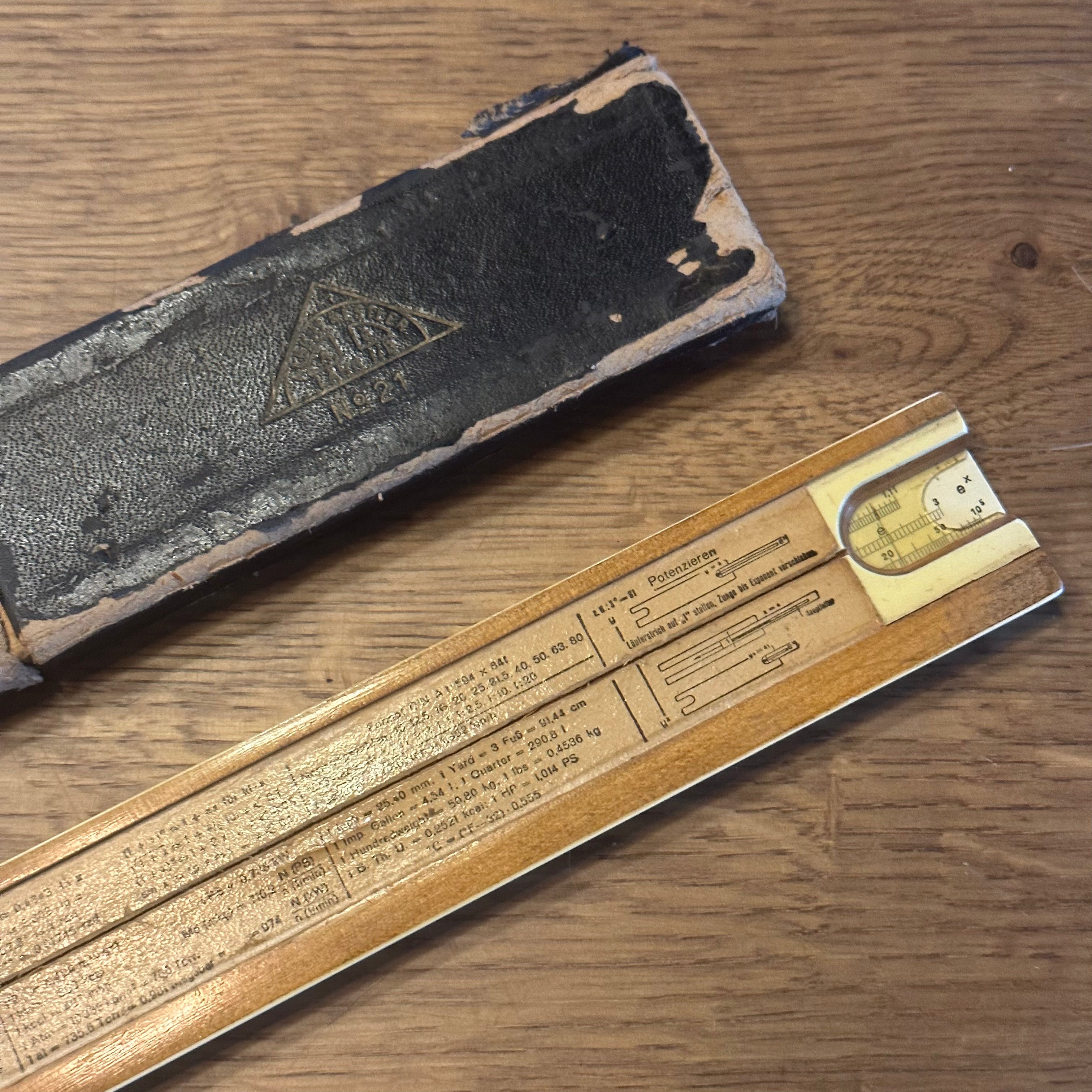 Albert Nestler schuifliniaal  No 21 The Collectionist