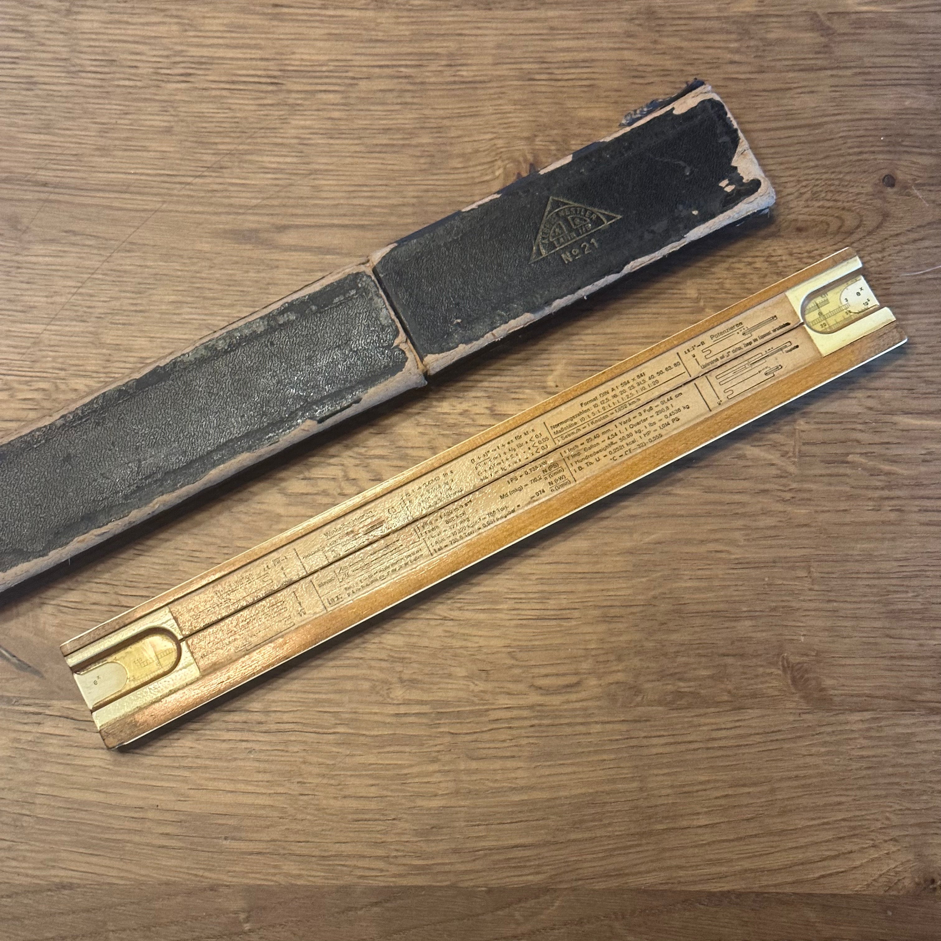 Albert Nestler schuifliniaal  No 21 The Collectionist