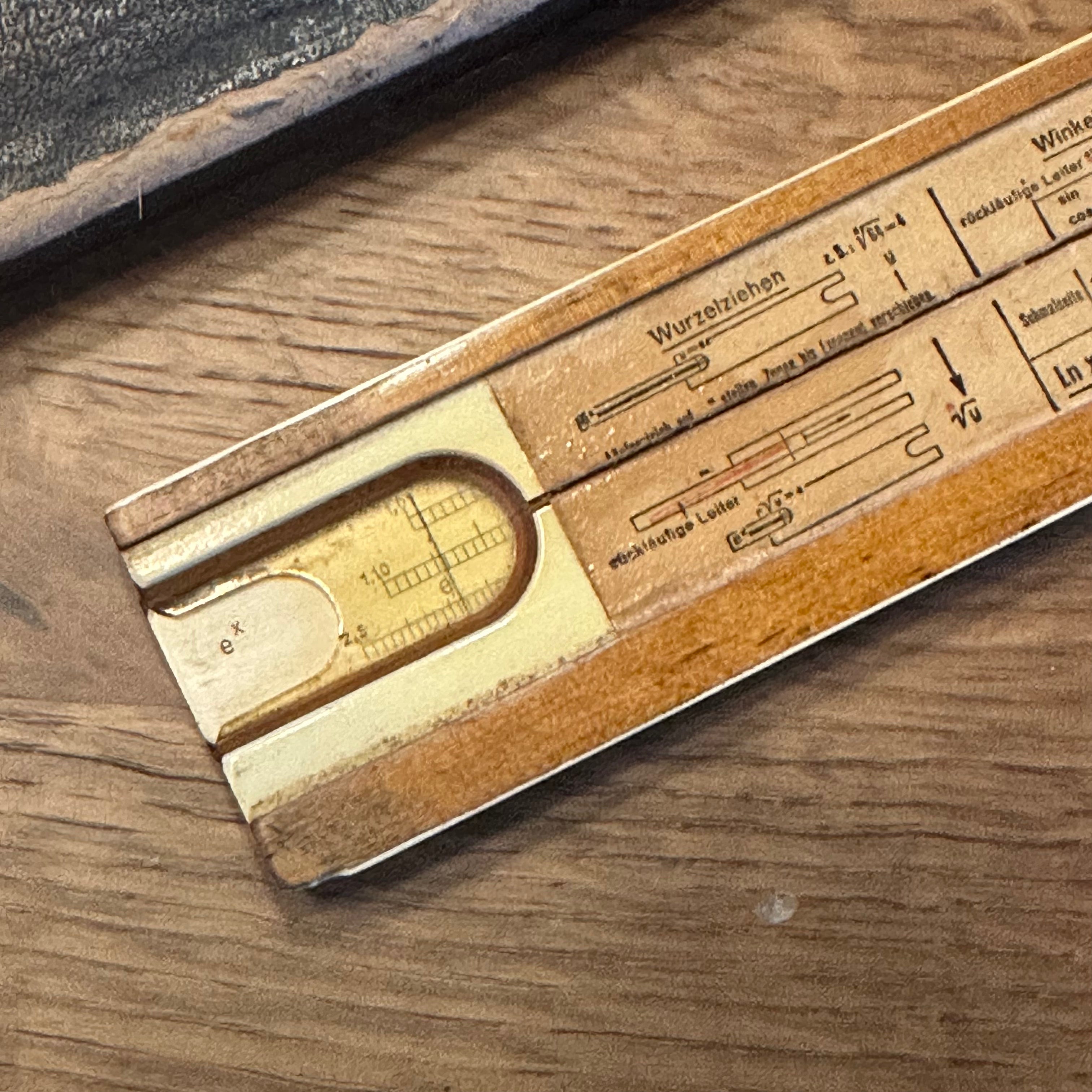 Albert Nestler schuifliniaal  No 21 The Collectionist