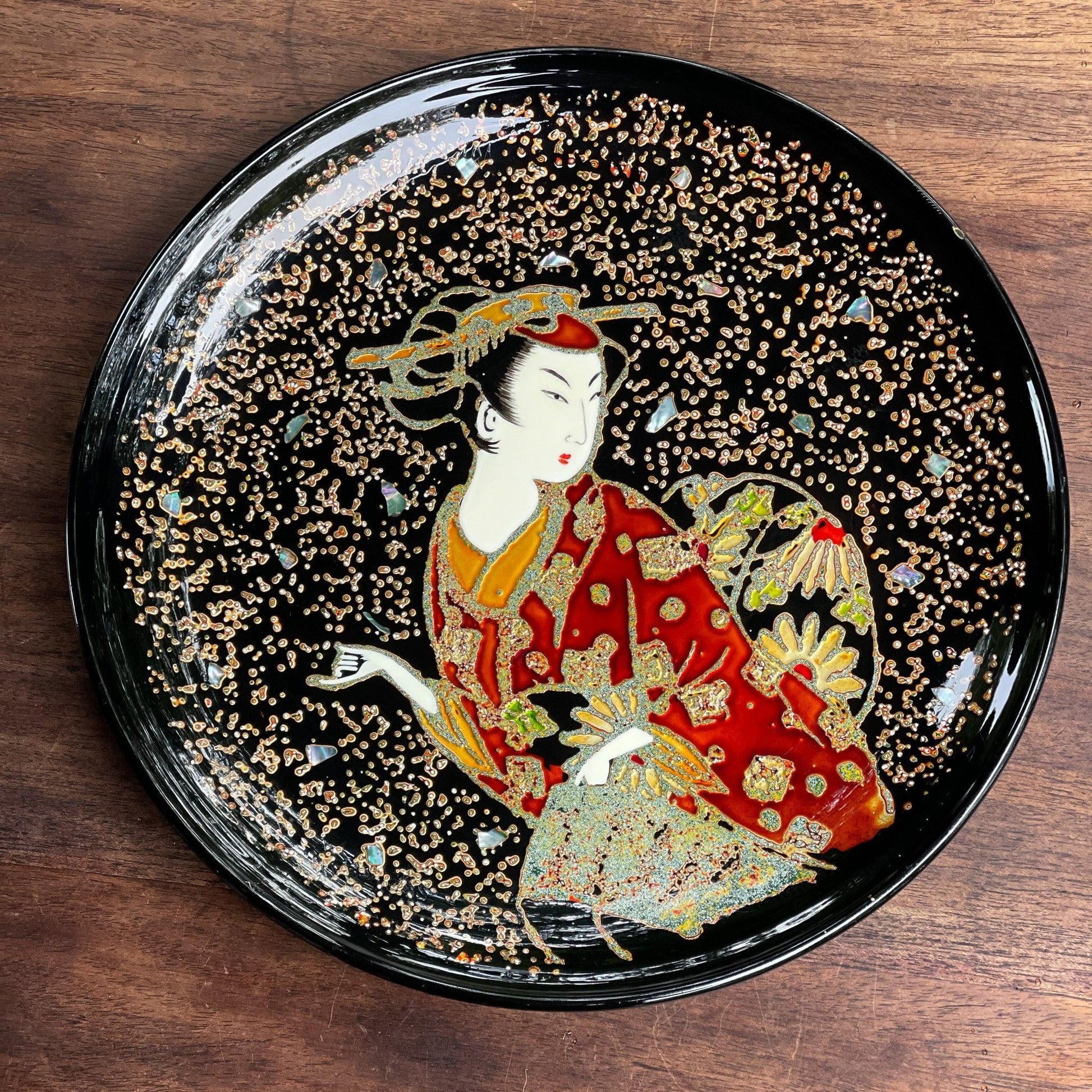 Japans bord / schaal met ingelegde stukjes parelmoer - Bamestra Curiosa