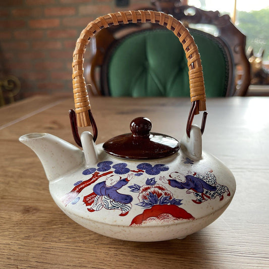 Japans theepotje - Bamestra Curiosa