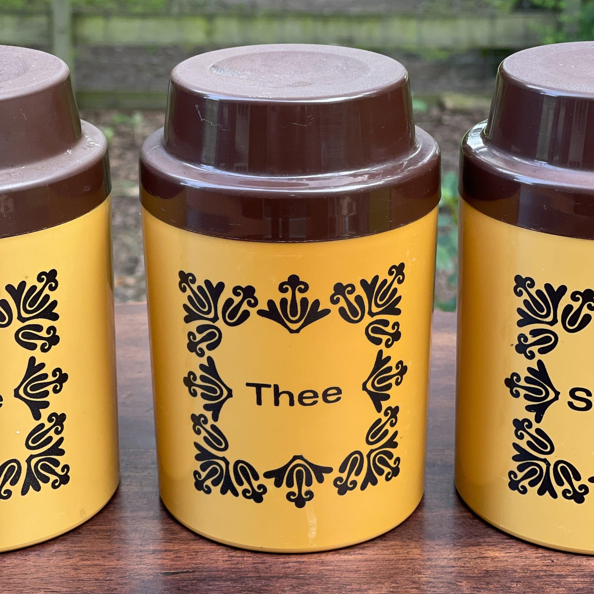 Jaren 70 plastic Koffie Thee Suiker bussen - Bamestra Curiosa