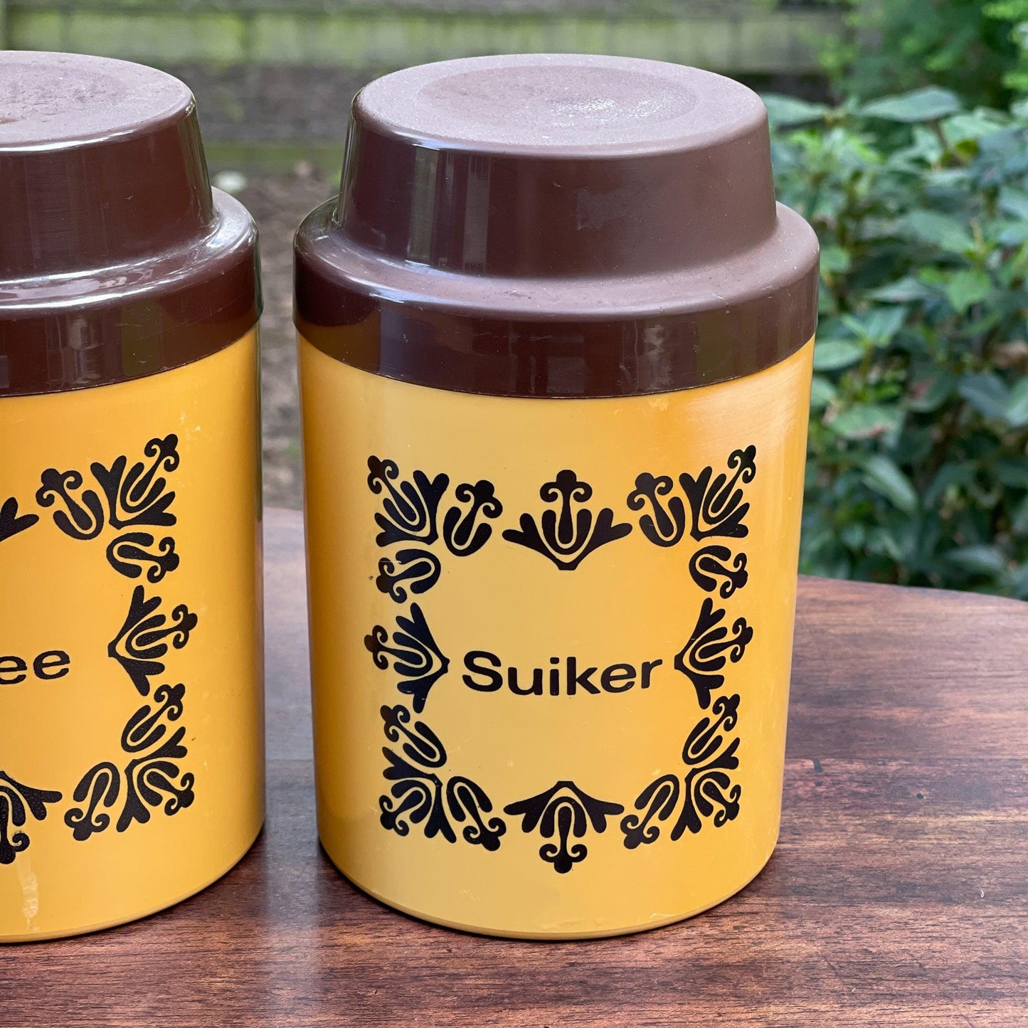 Jaren 70 plastic Koffie Thee Suiker bussen - Bamestra Curiosa