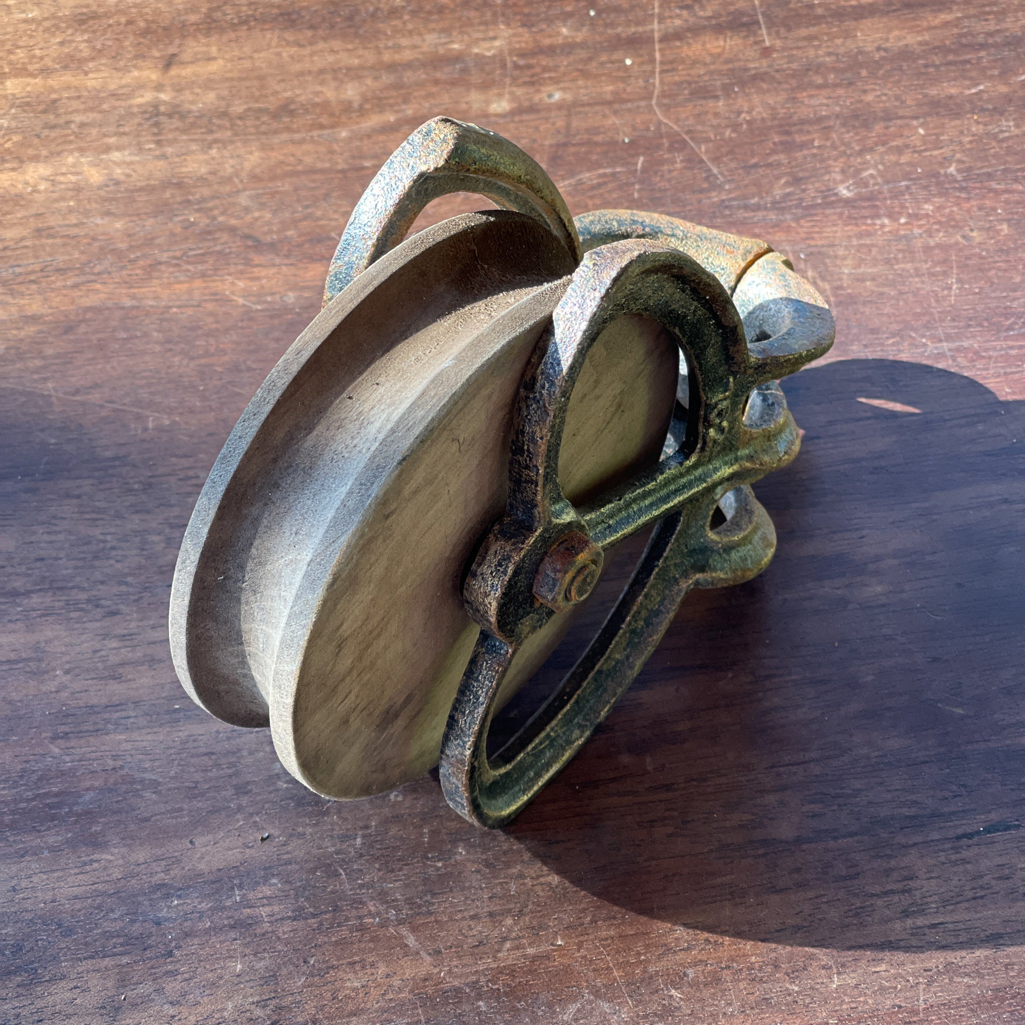 Katrol met houten wiel - The Collectionist