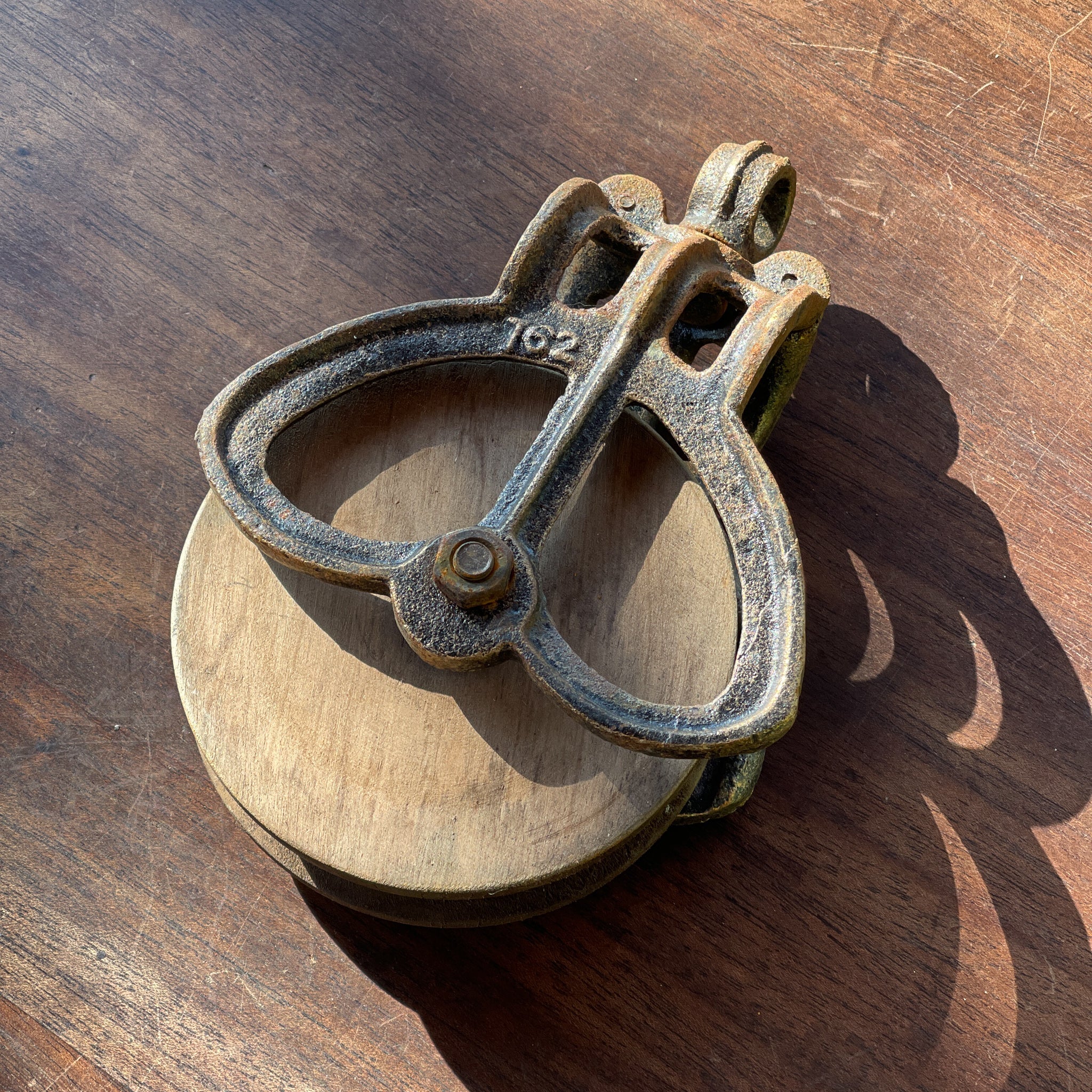 Katrol met houten wiel - The Collectionist