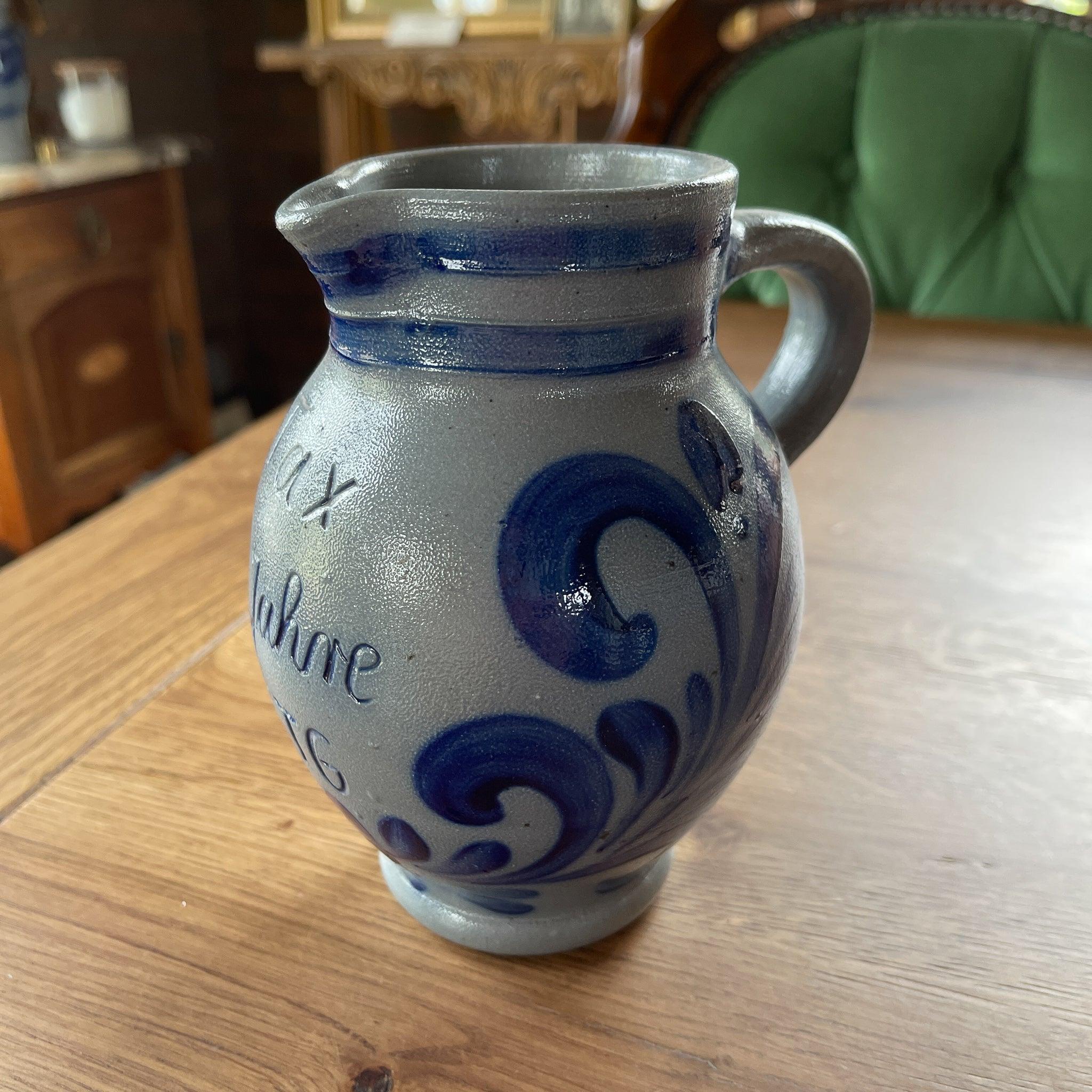 Keuls aardewerk kannetje Tax 20 jahre STG - The Collectionist