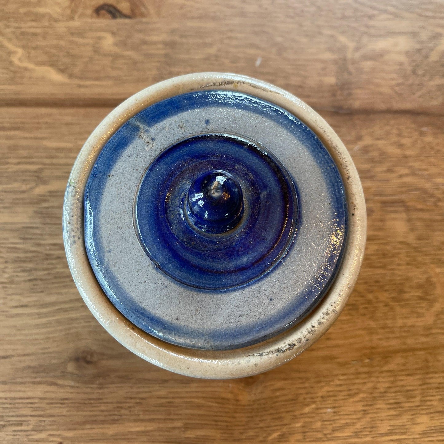 Keuls aardewerk pot met deksel Sallandse Bottermarkt - Bamestra Curiosa